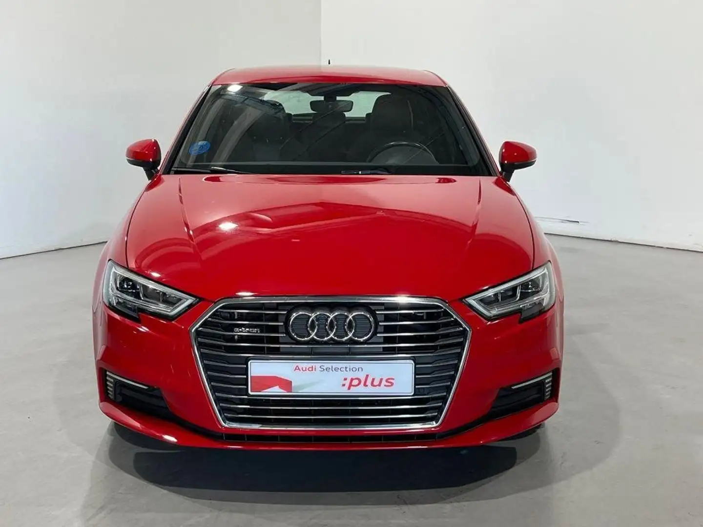 Audi A3 Sportback 40 e-tron S line S tronic Rojo - 2