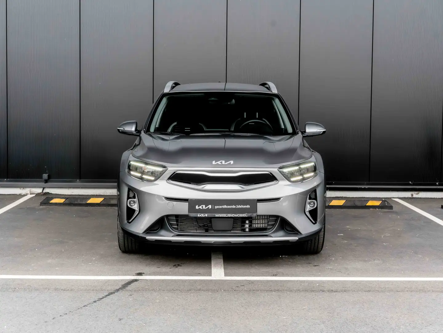 Kia Stonic 1.0T Automaat | Style | Navi | Camera | Carplay | Gris - 2