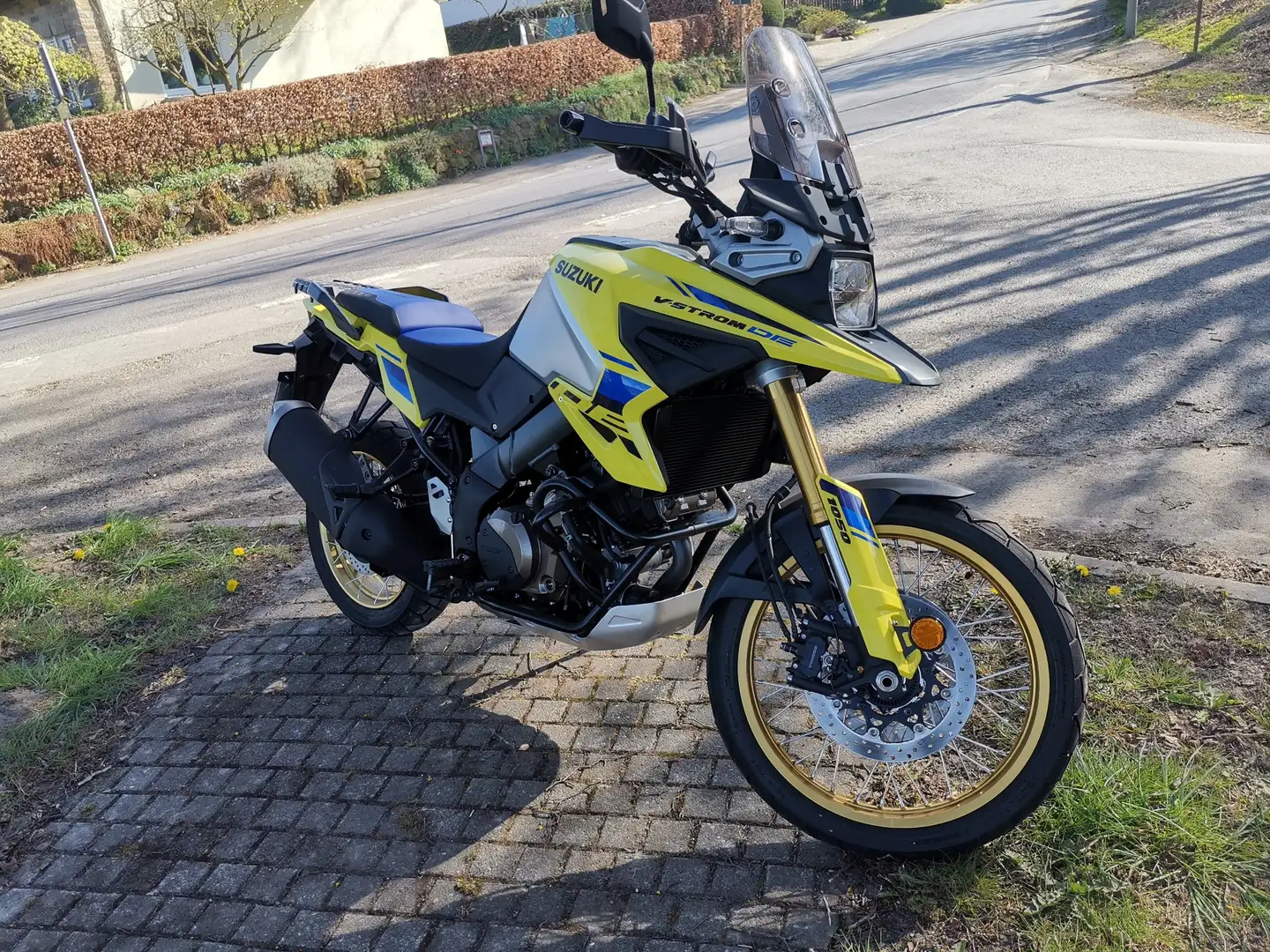 Suzuki V-Strom 1050DE Jaune - 2