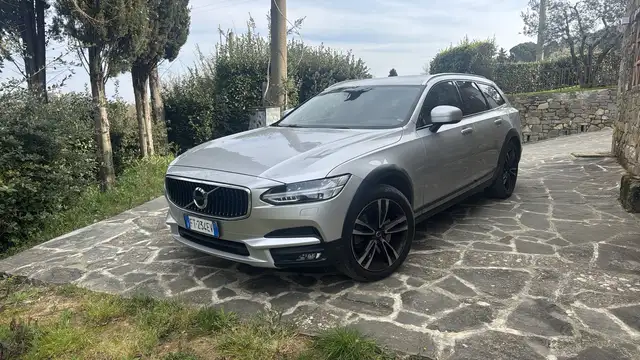 Volvo V90 Cross Country