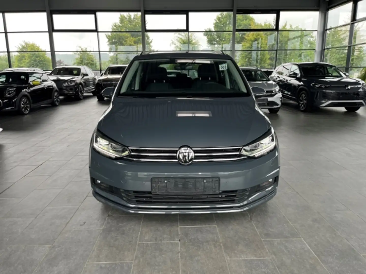 Volkswagen Touran Comfortline 1.5 TSI Navi el. AHK&Heckklappe LED Ka Grau - 2