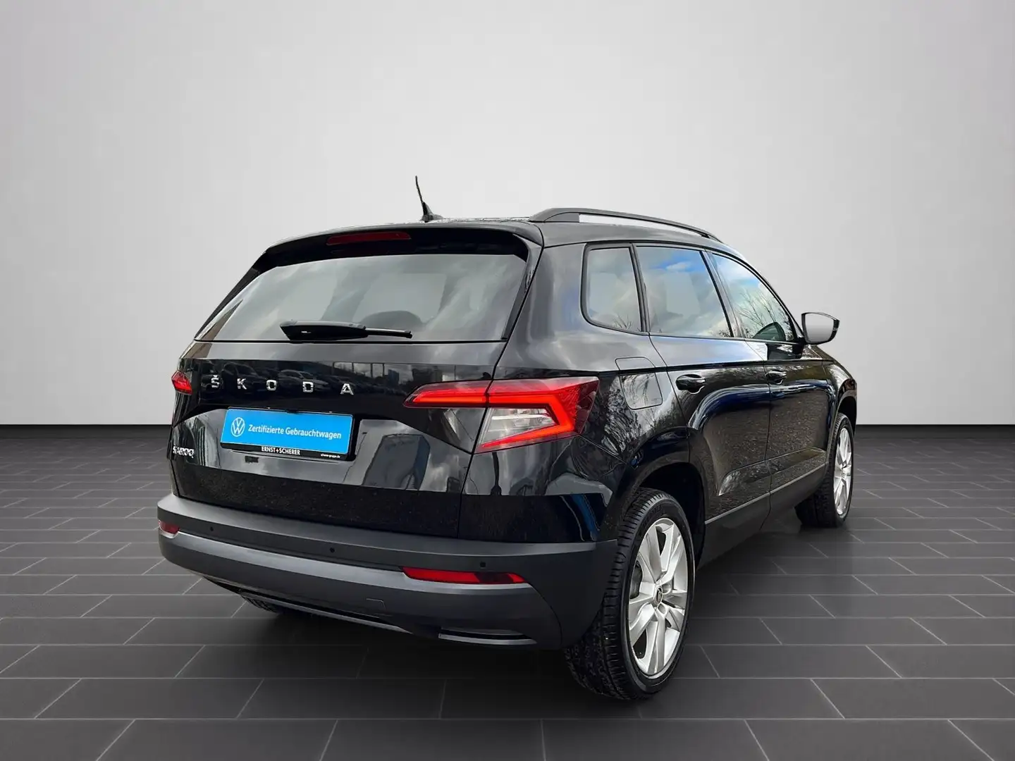 Skoda Karoq 1.5 TSI Style Pano+Standhz+LED+18"+App+Can Schwarz - 2