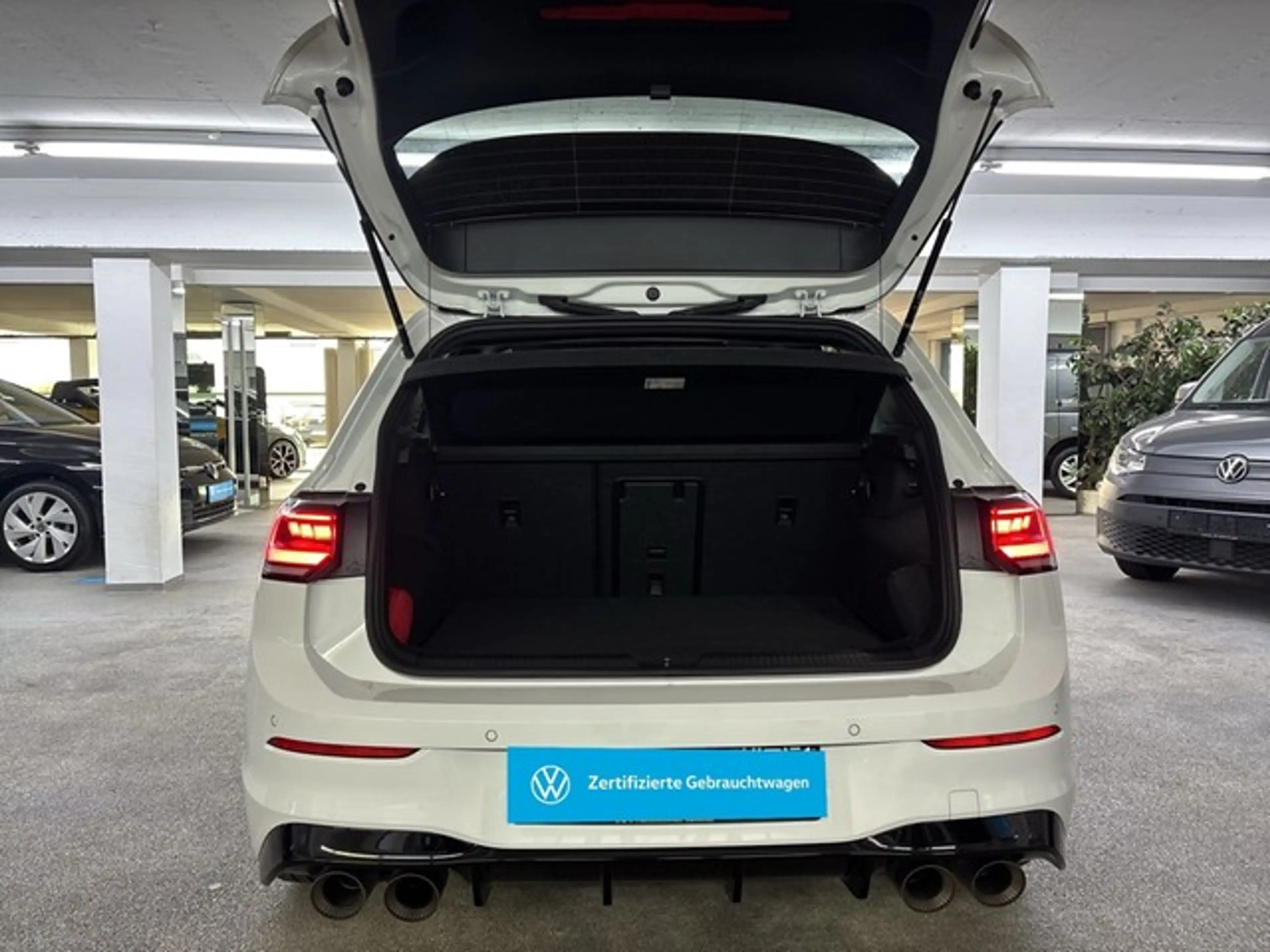 Volkswagen Golf R 2.0 TSI Black Edition 4M*Pano*Kamera*DCC* — photo 7