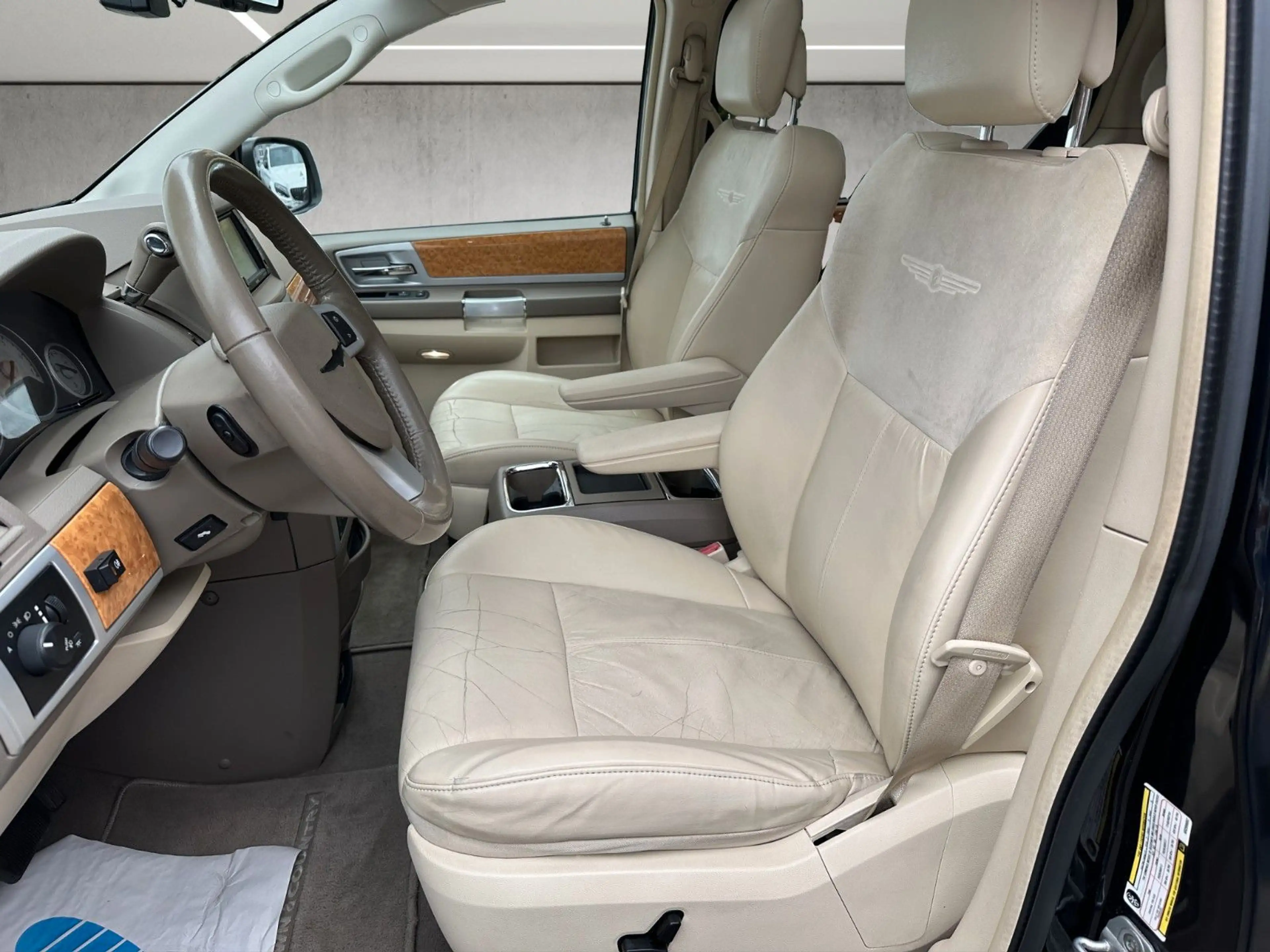 Chrysler Grand Voyager V6 Town & Country *Leder*7-Sitzer* — photo 5