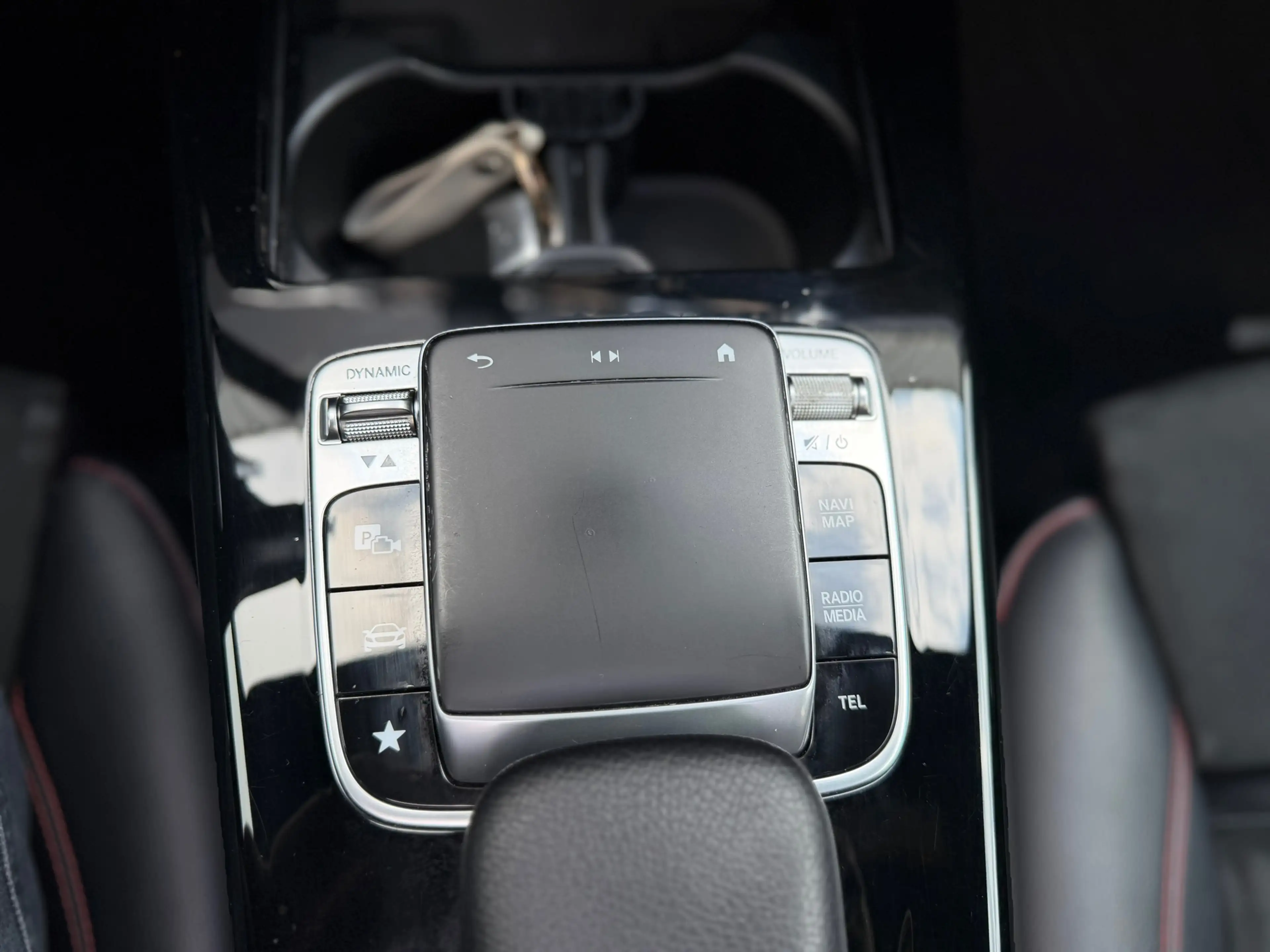 Mercedes-Benz A 250 AMG Pano Sfeer Carplay Acc — photo 39
