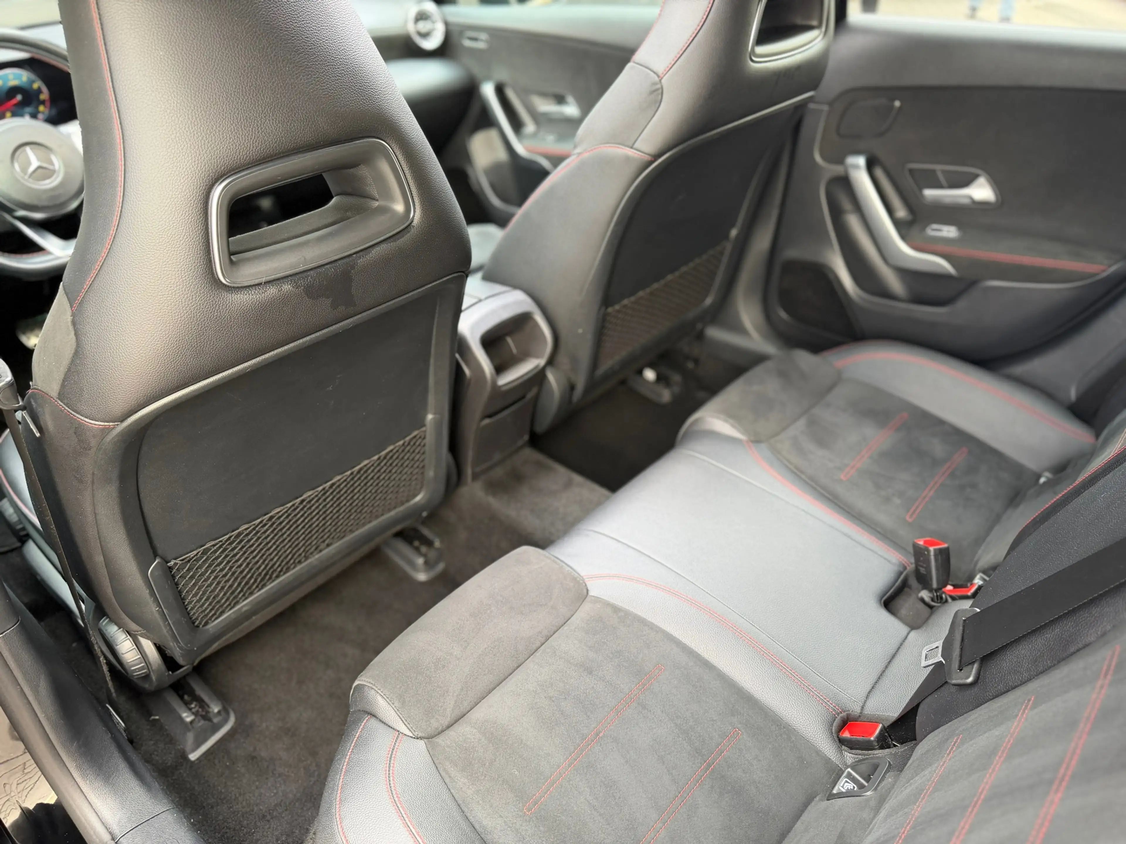 Mercedes-Benz A 250 AMG Pano Sfeer Carplay Acc — photo 27