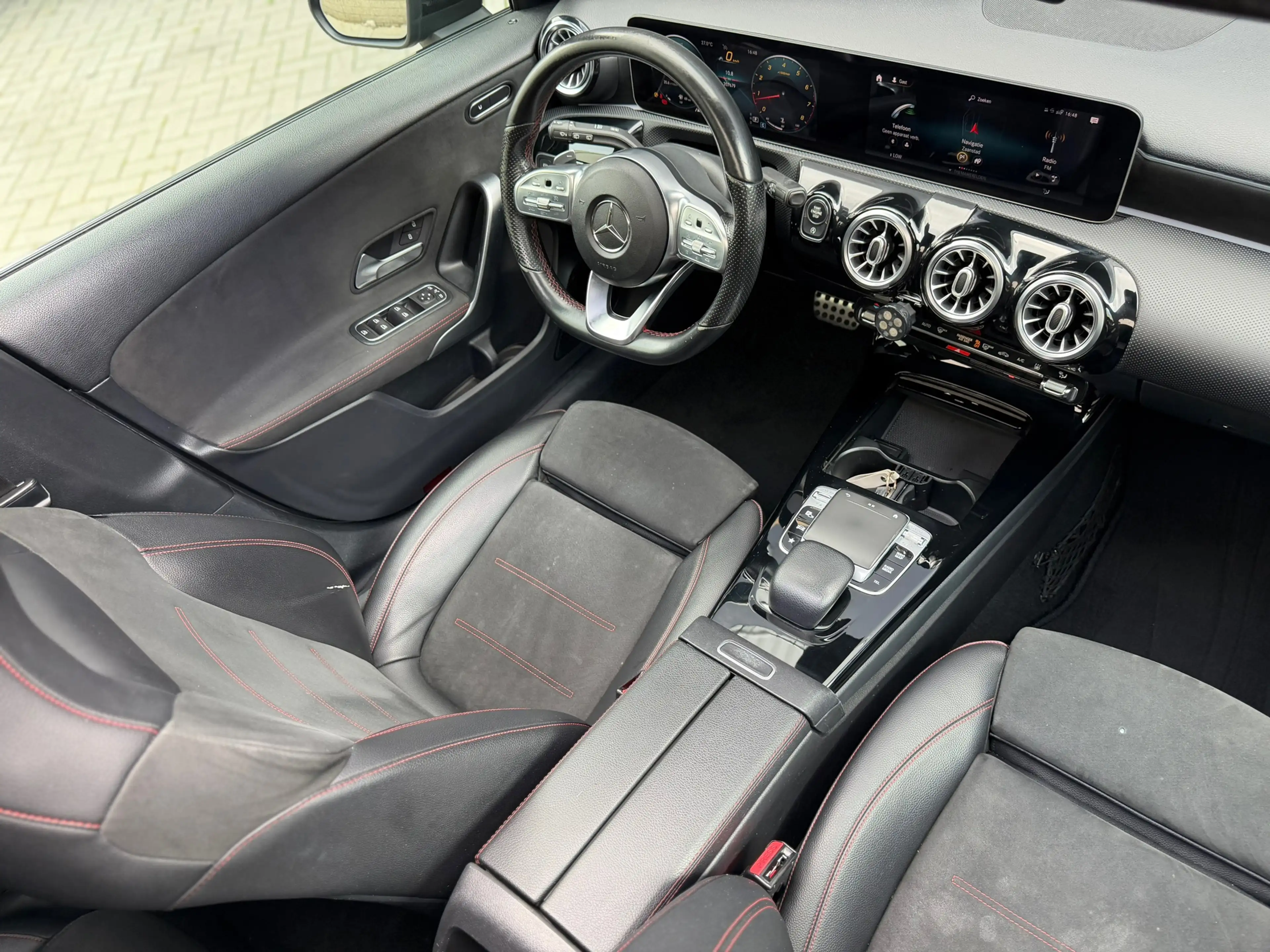 Mercedes-Benz A 250 AMG Pano Sfeer Carplay Acc — photo 3