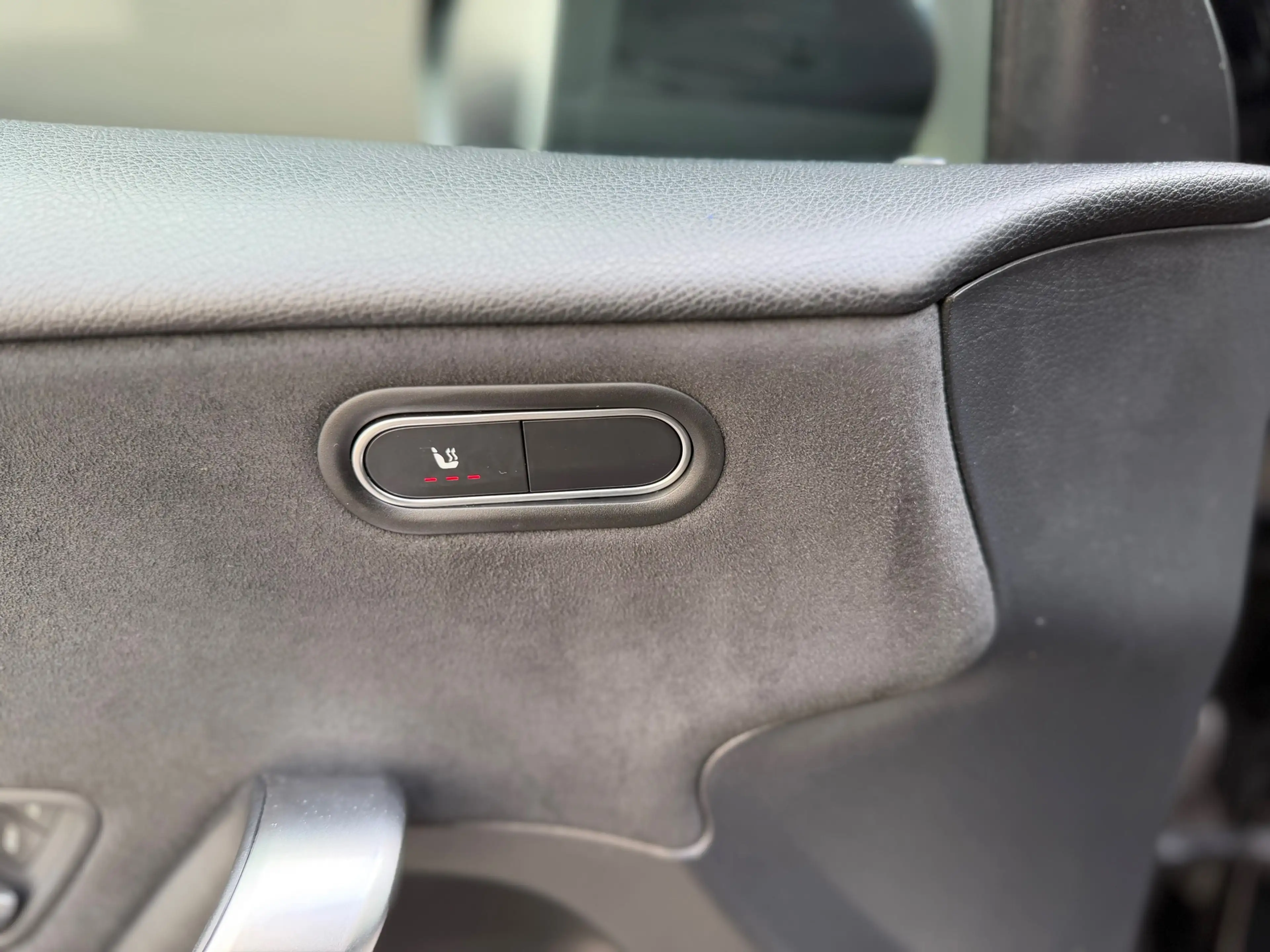 Mercedes-Benz A 250 AMG Pano Sfeer Carplay Acc — photo 31