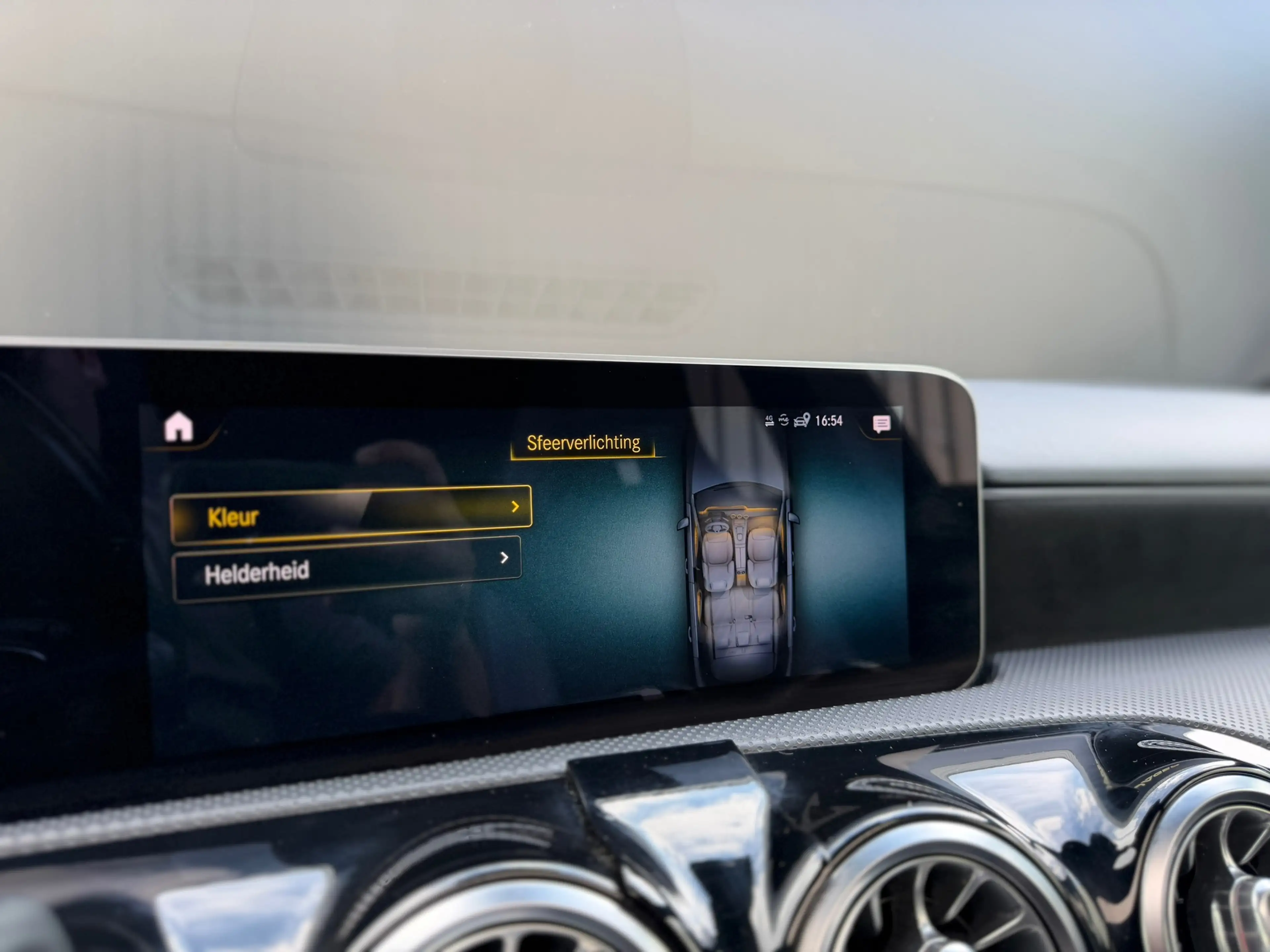 Mercedes-Benz A 250 AMG Pano Sfeer Carplay Acc — photo 43