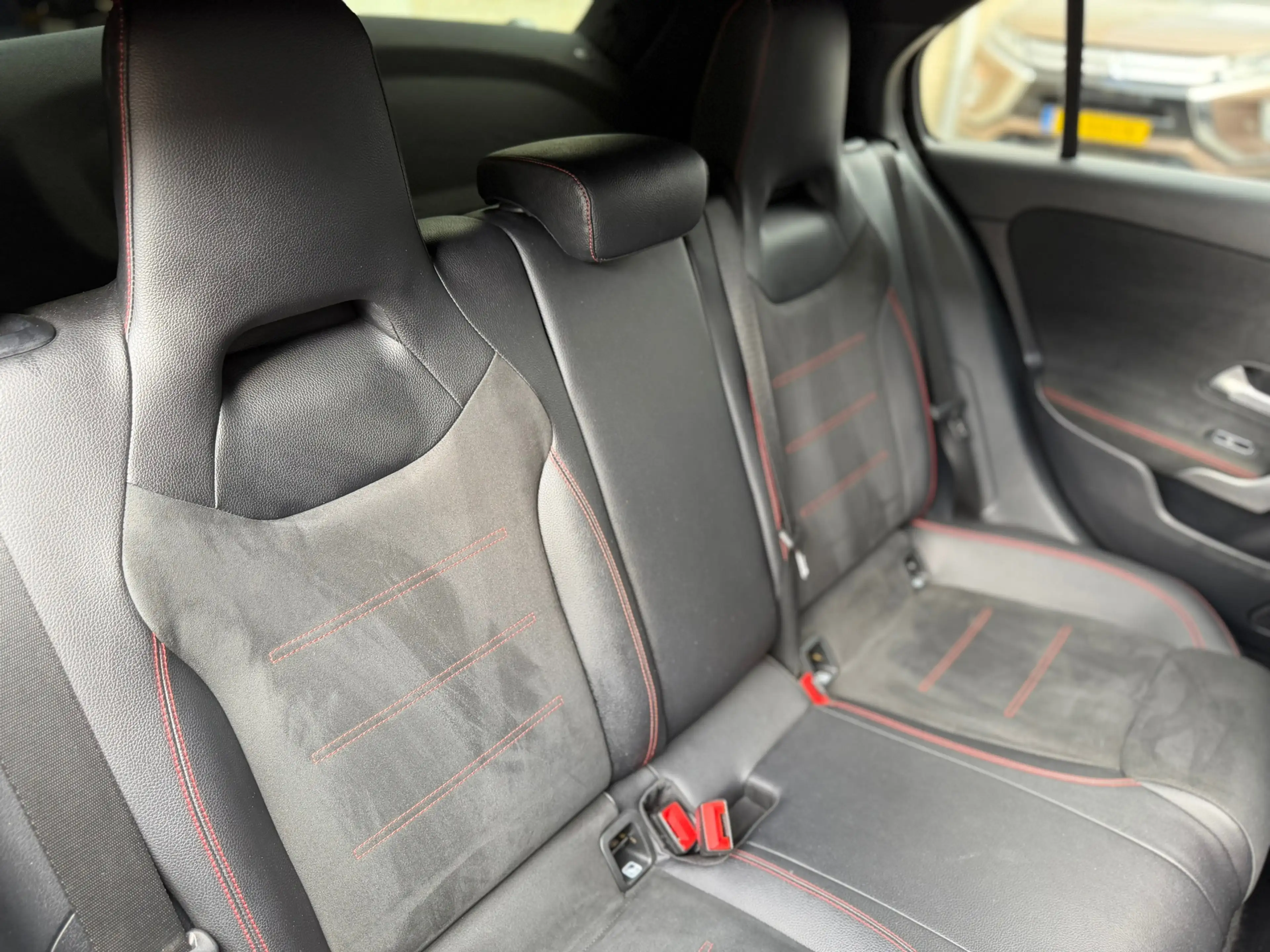 Mercedes-Benz A 250 AMG Pano Sfeer Carplay Acc — photo 23
