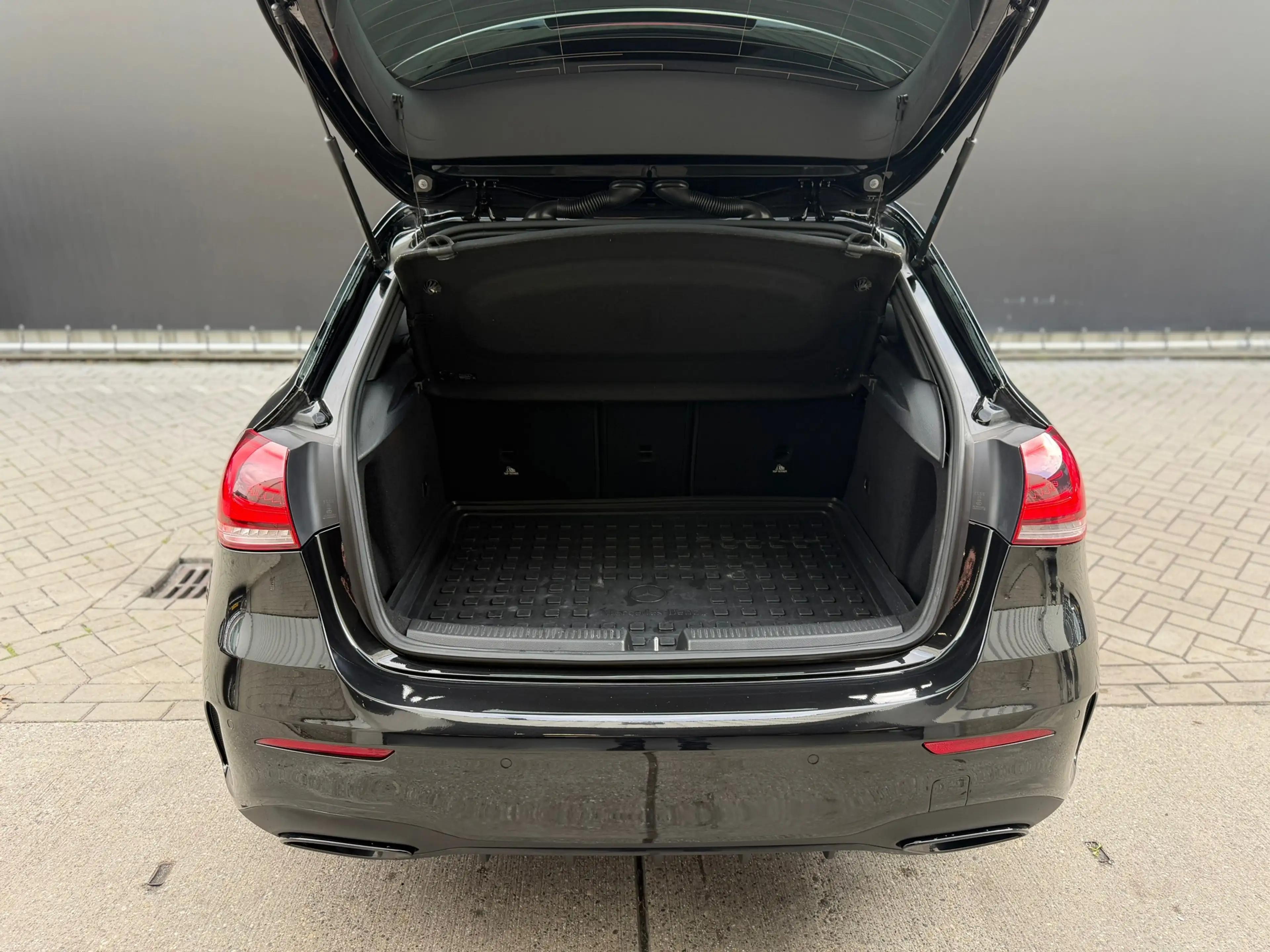 Mercedes-Benz A 250 AMG Pano Sfeer Carplay Acc — photo 15