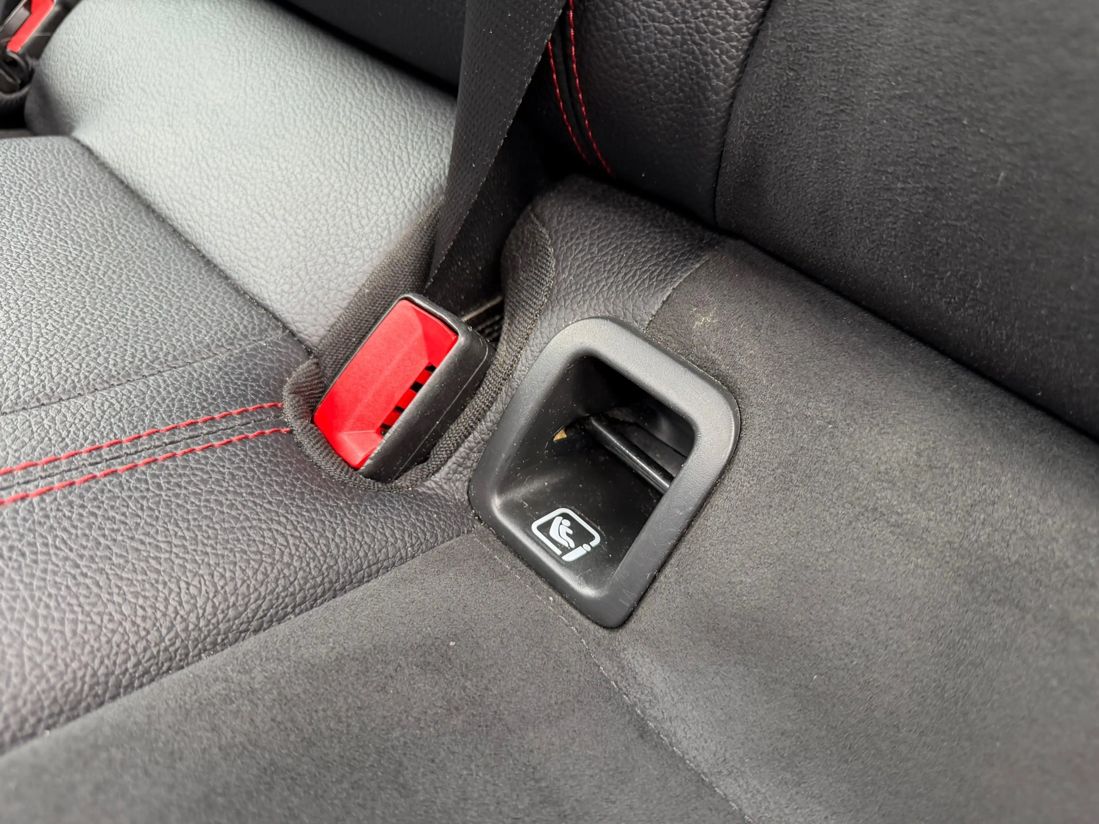 Mercedes-Benz A 250 AMG Pano Sfeer Carplay Acc — photo 28
