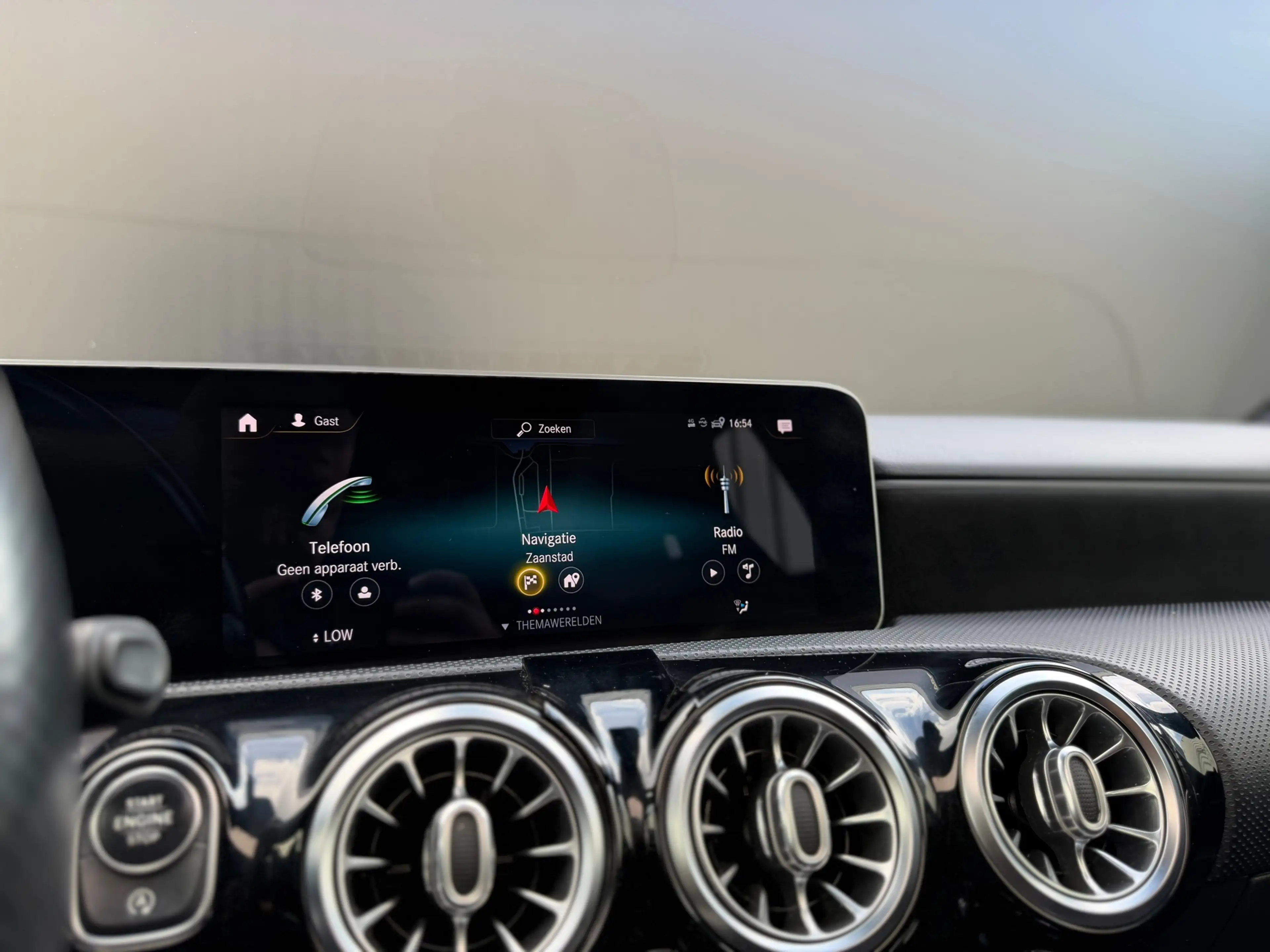 Mercedes-Benz A 250 AMG Pano Sfeer Carplay Acc — photo 42