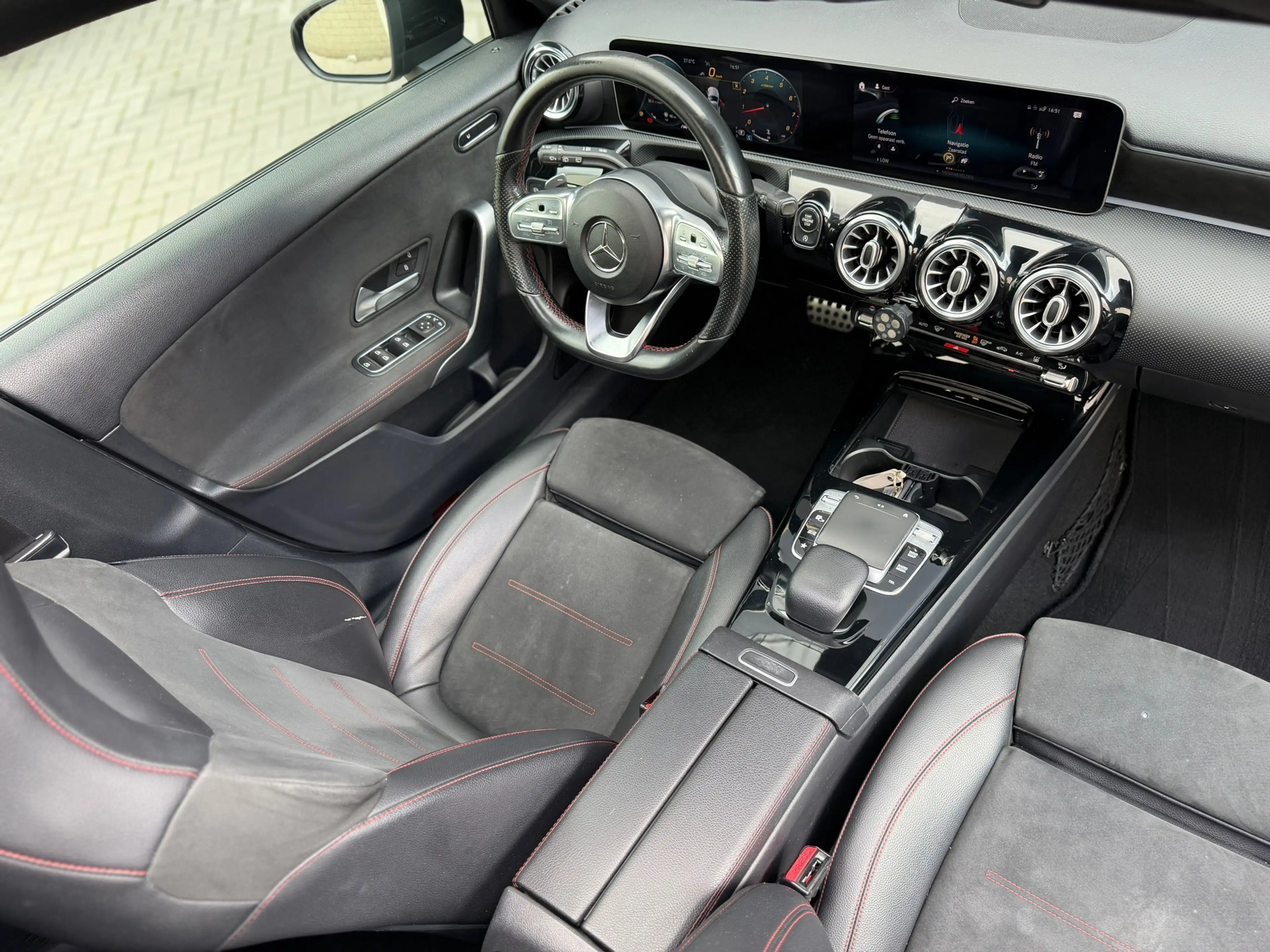 Mercedes-Benz A 250 AMG Pano Sfeer Carplay Acc — photo 22