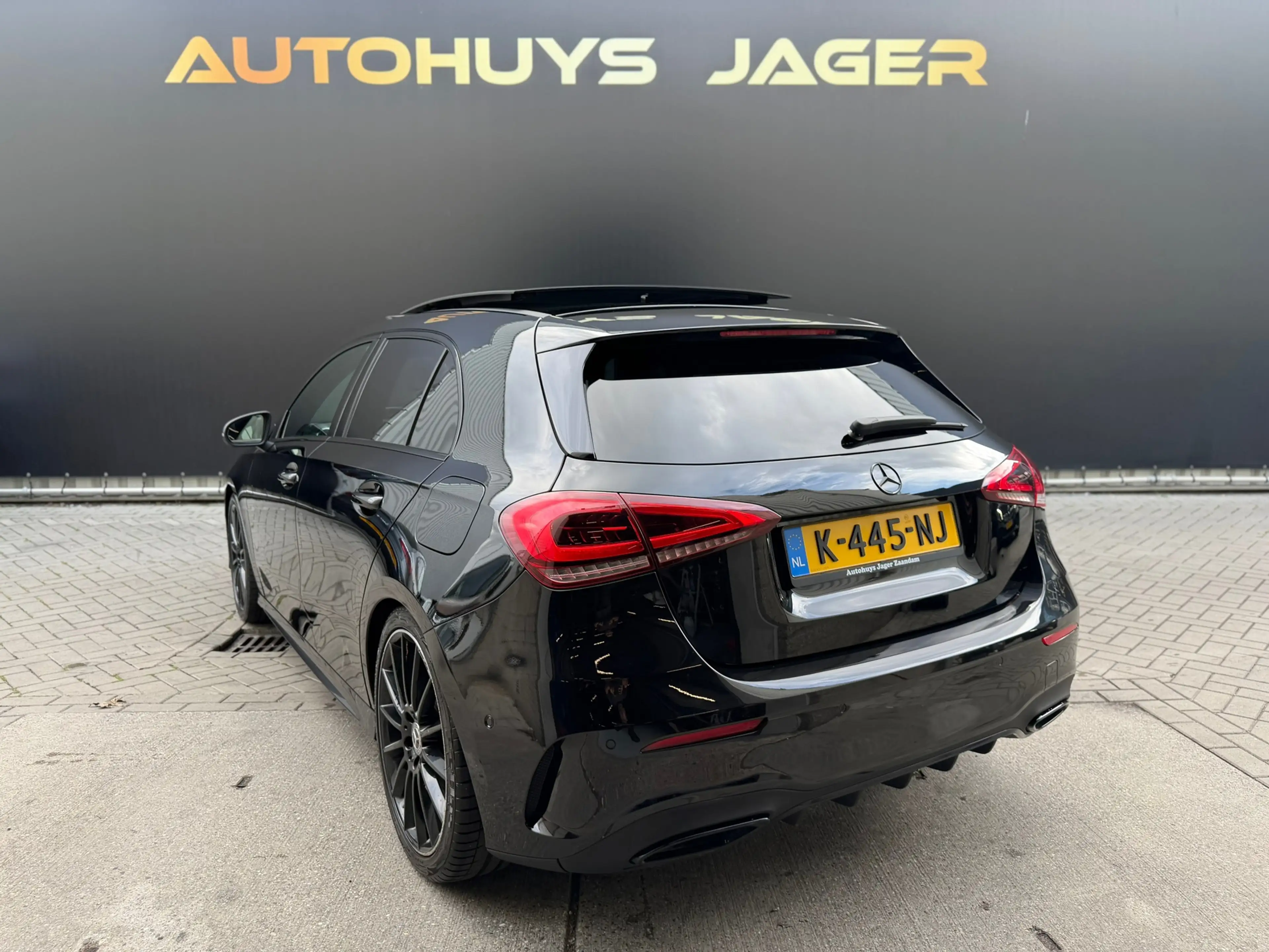 Mercedes-Benz A 250 AMG Pano Sfeer Carplay Acc — photo 2