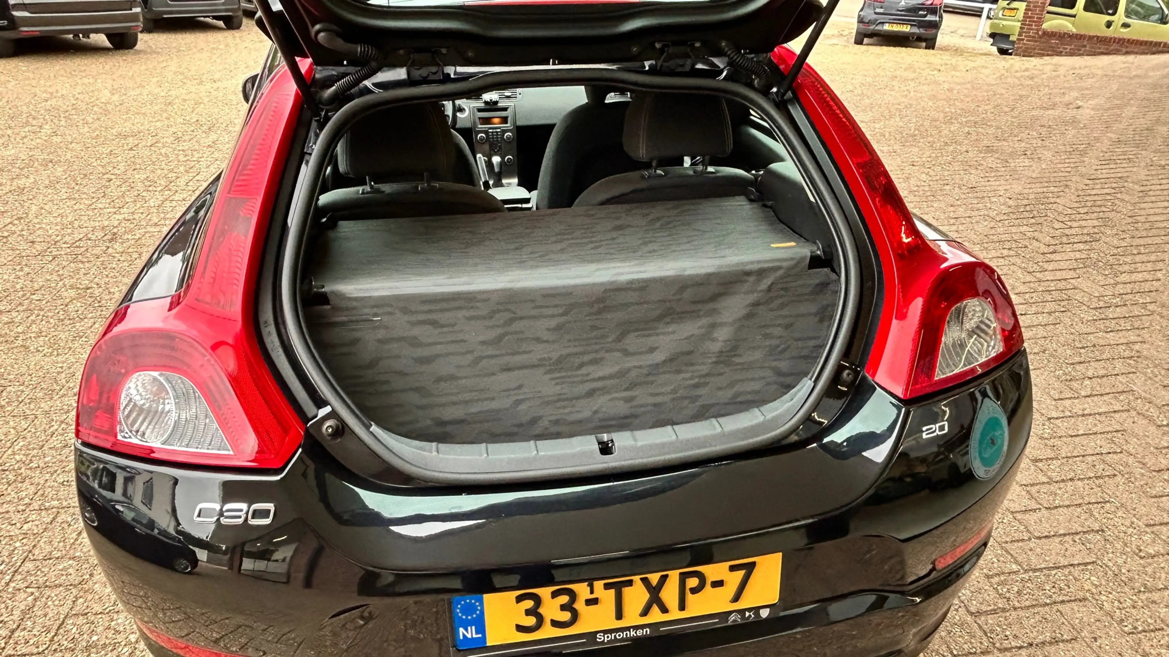 Volvo C30 2.0 R-Edition — photo 6
