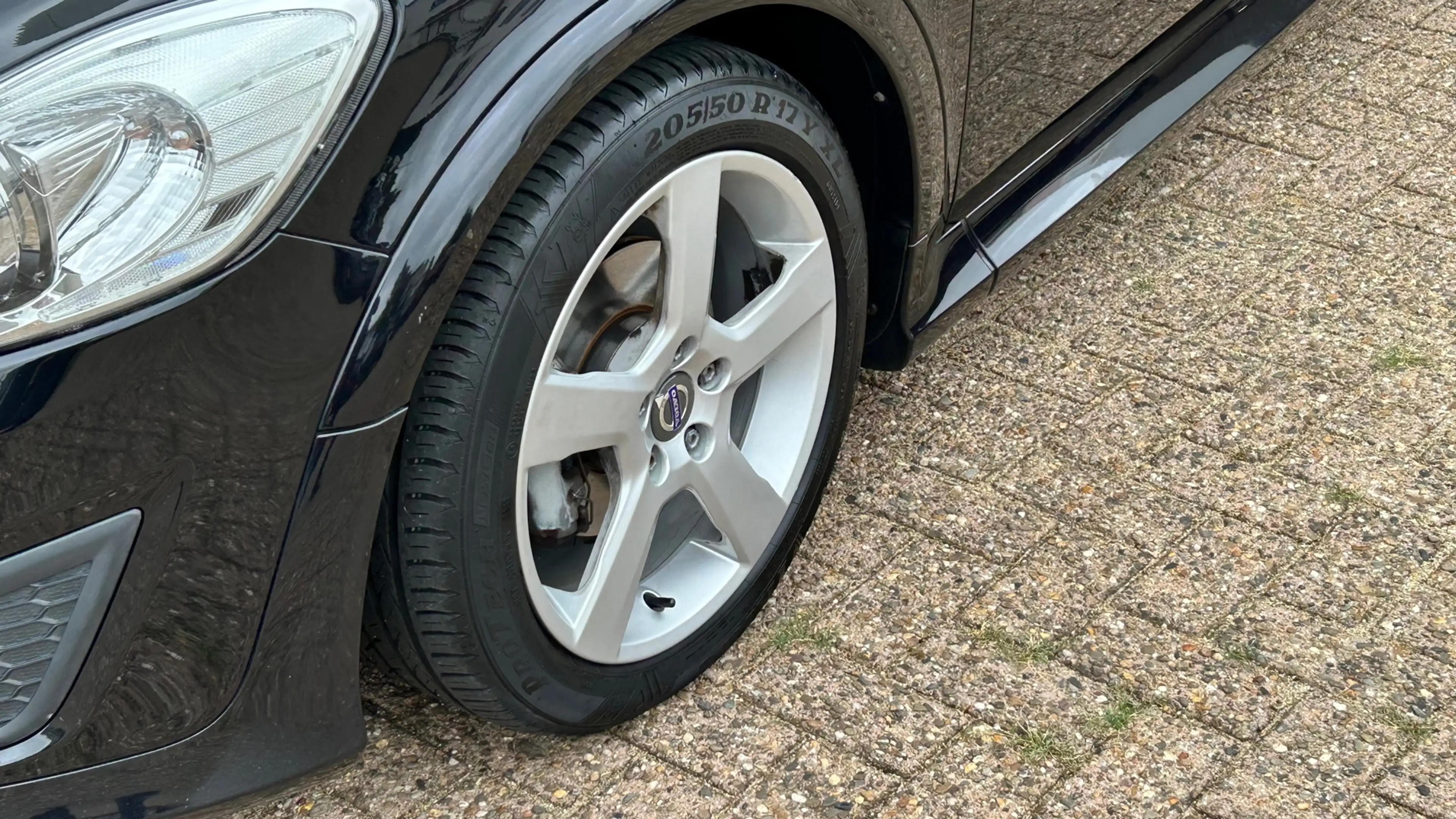 Volvo C30 2.0 R-Edition — photo 8