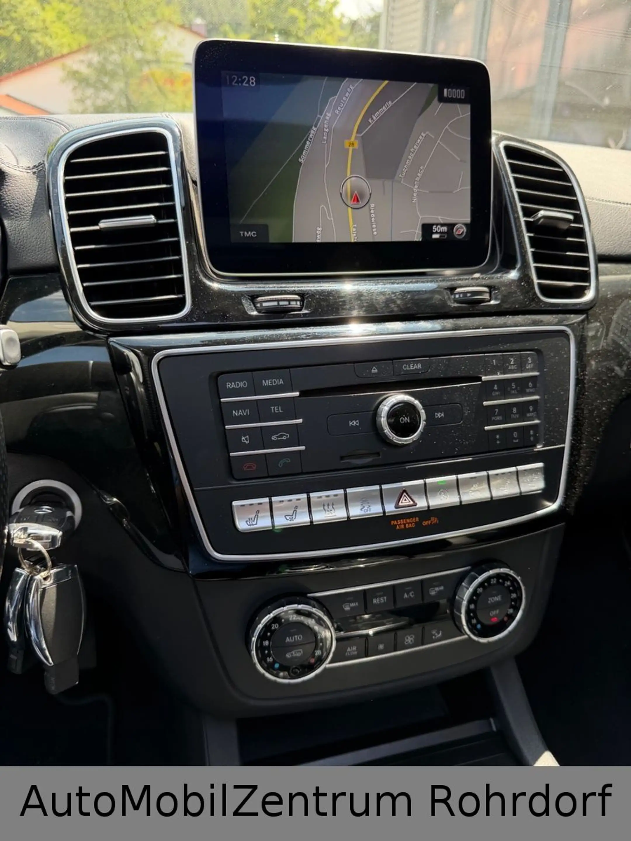 Mercedes-Benz GLS 400 *AMG*PANO*DISTR*7SITZ*360*STHZG*MASS*H&K — photo 12