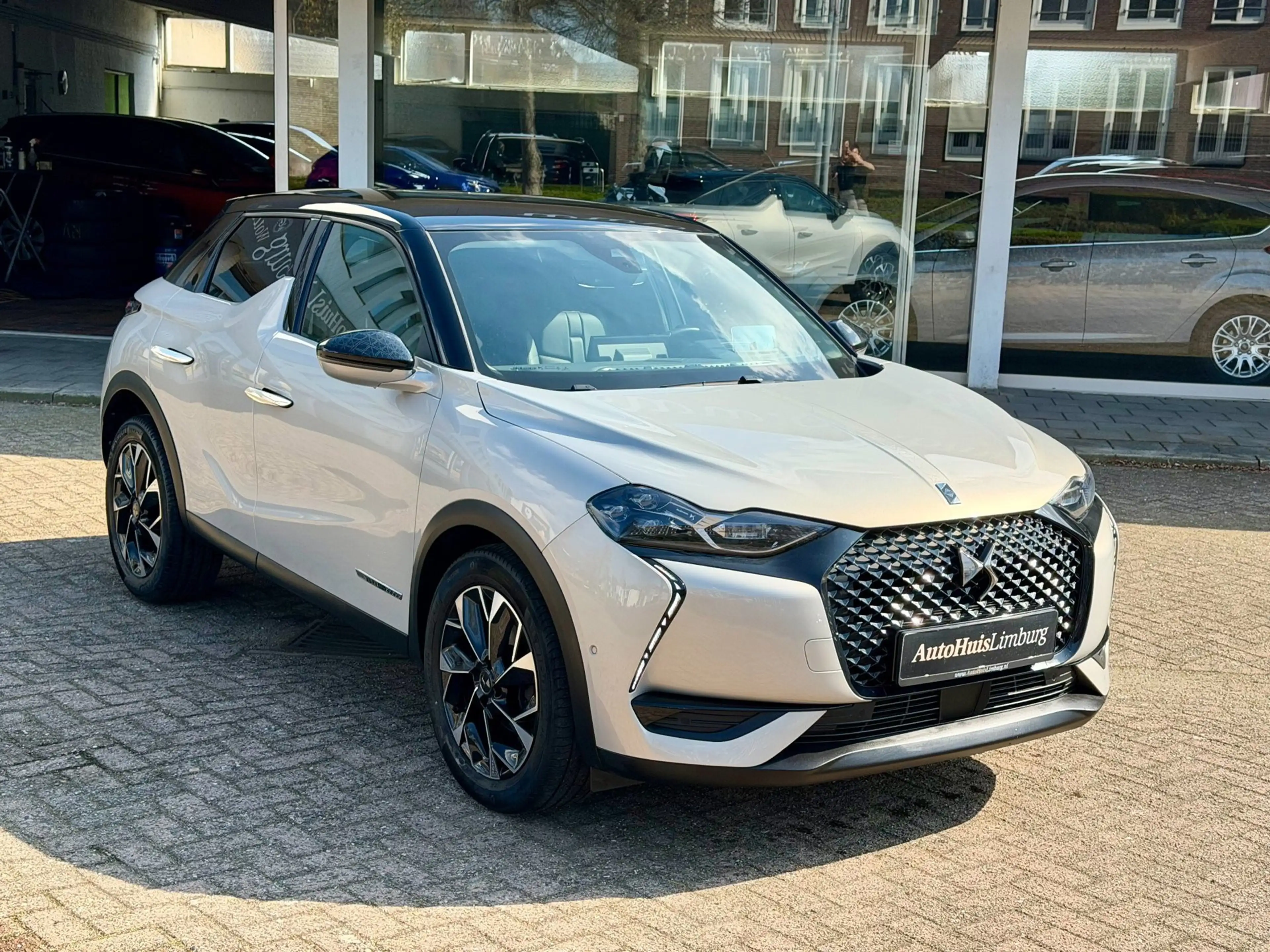 DS Automobiles DS 3 Crossback 1.2 PureTech Louvre|Camera|Leer|Nav|CarPlay|Unieke