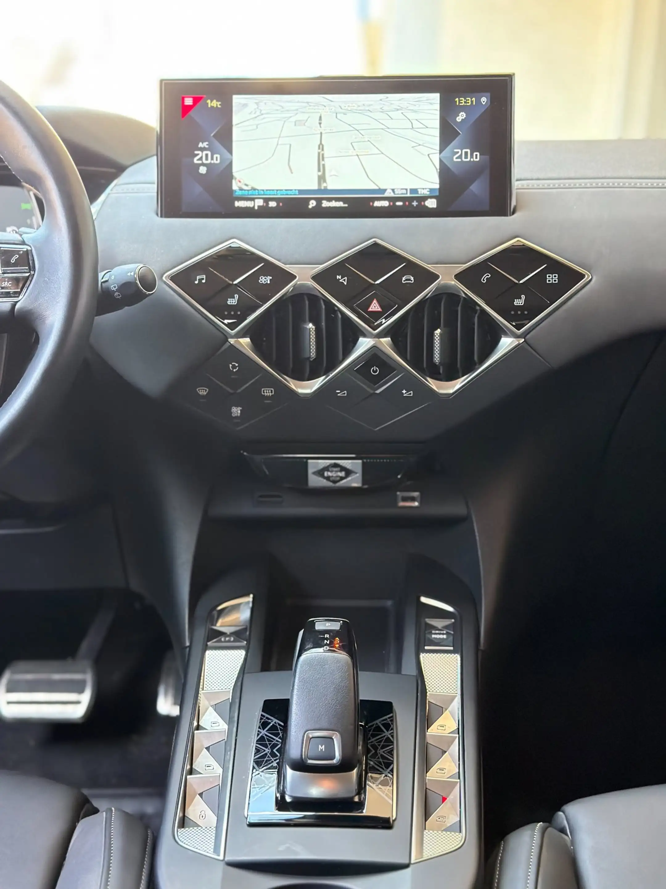 DS Automobiles DS 3 Crossback 1.2 PureTech Louvre|Camera|Leer|Nav|CarPlay|Unieke — photo 9