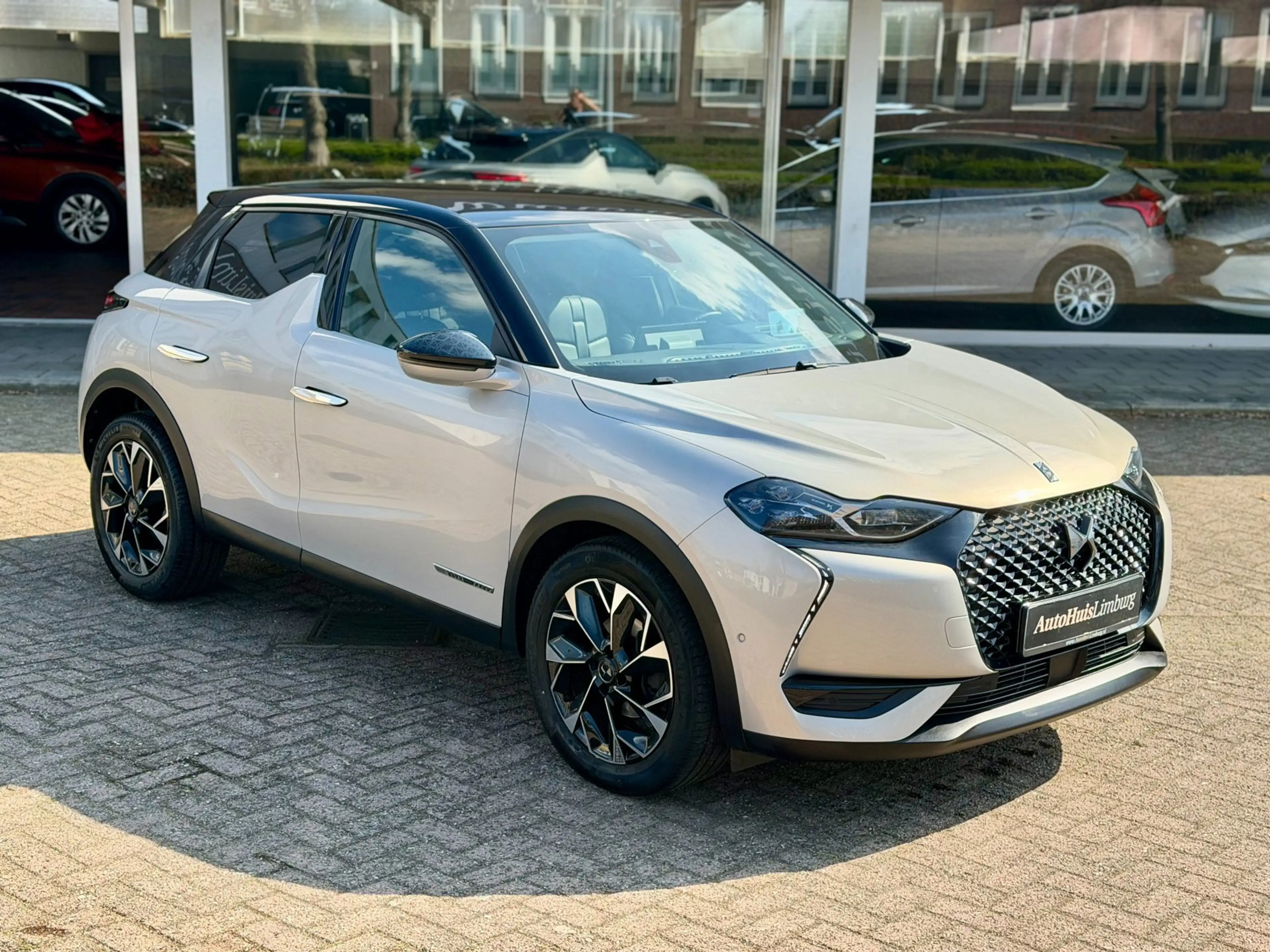 DS Automobiles DS 3 Crossback 1.2 PureTech Louvre|Camera|Leer|Nav|CarPlay|Unieke — photo 2