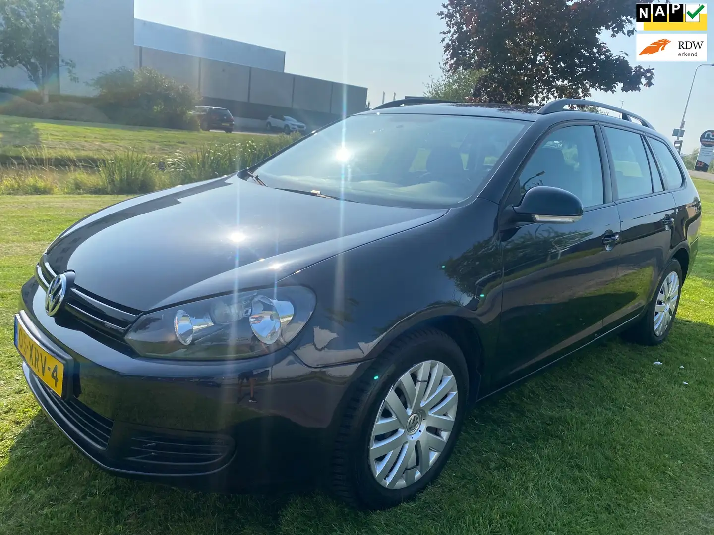 Volkswagen Golf Variant 2012 * 1.6 TDI Trendline BlueMotion * AIRCO * ELEC Zwart - 1