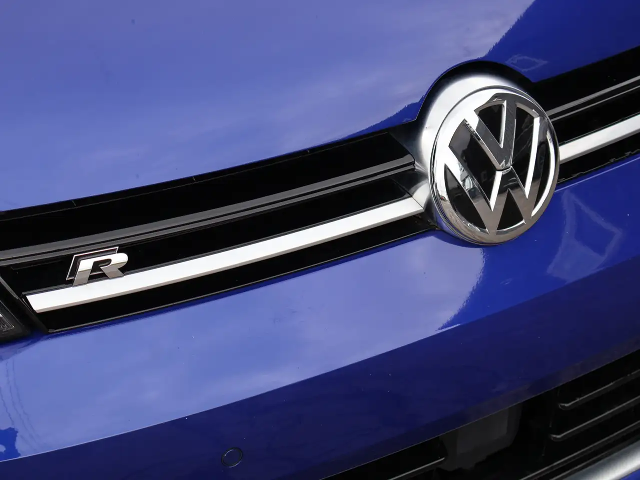 Volkswagen Golf R photo Volkswagen Golf R