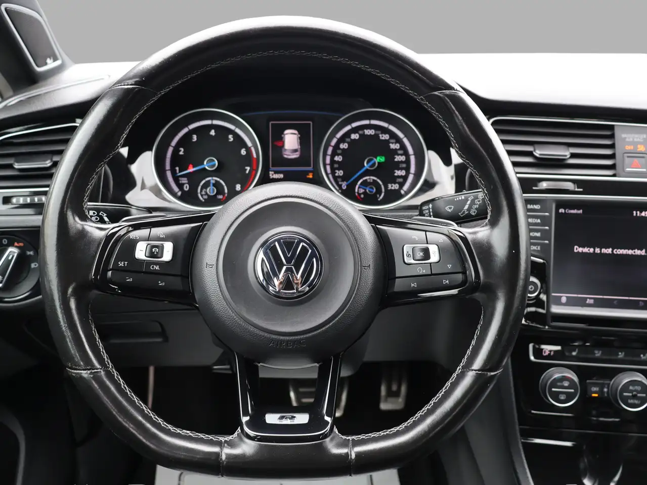 Volkswagen Golf R photo Volkswagen Golf R