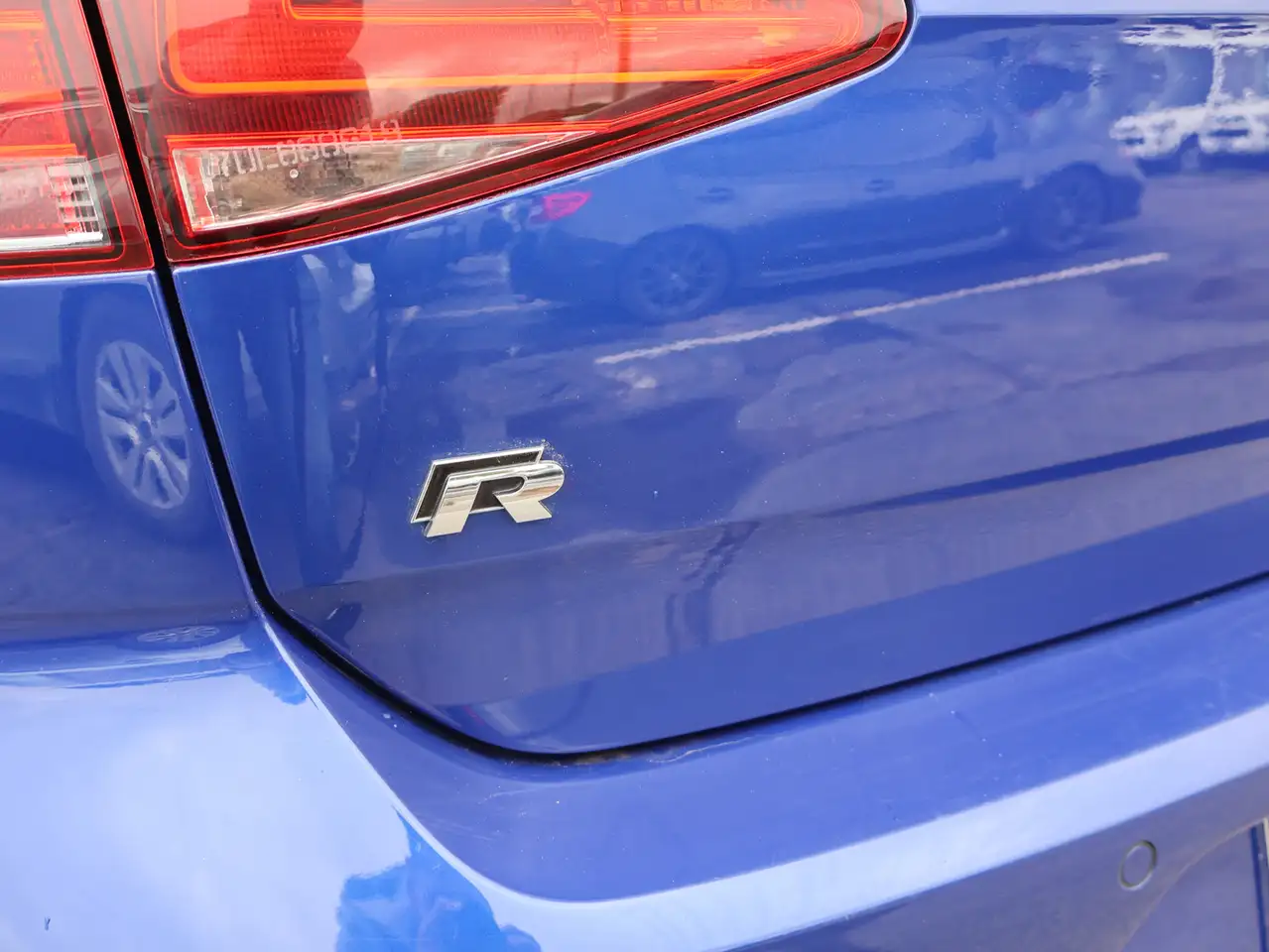 Volkswagen Golf R photo Volkswagen Golf R
