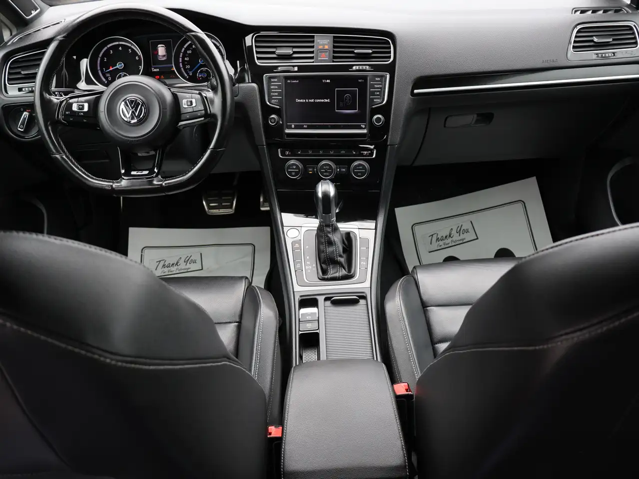 Volkswagen Golf R photo Volkswagen Golf R