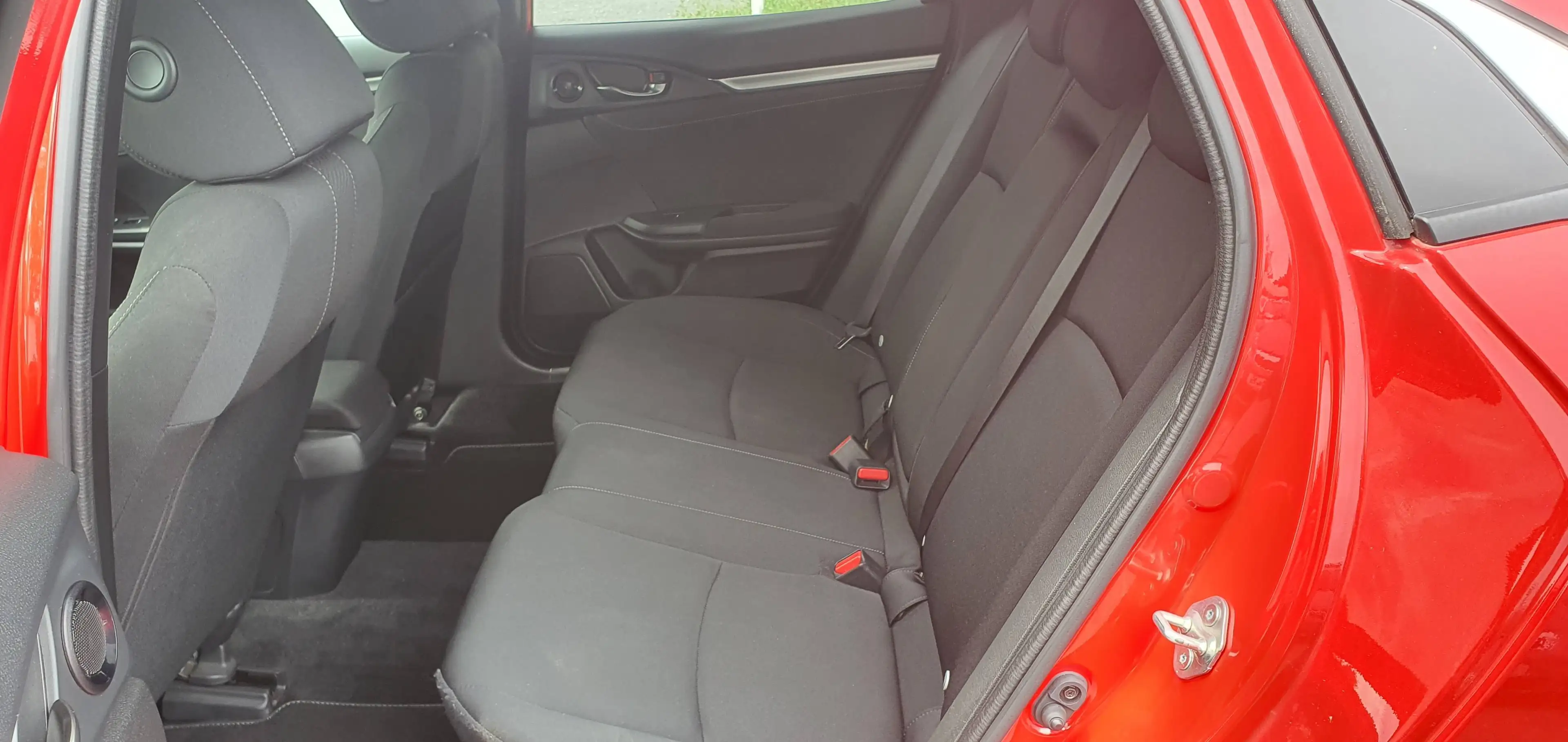 Honda Civic 1.0 Elegance — photo 9