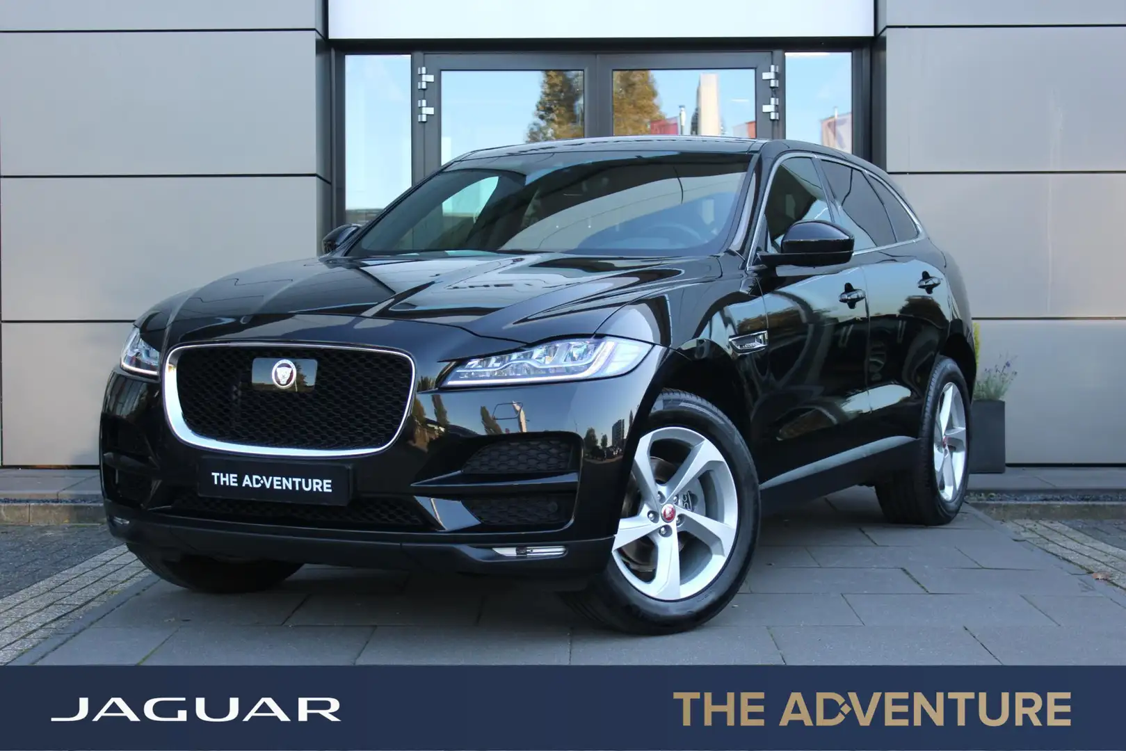 Jaguar F-Pace 2.0t AWD Portfolio | Pano | Carplay | Trekhaak Zwart - 1