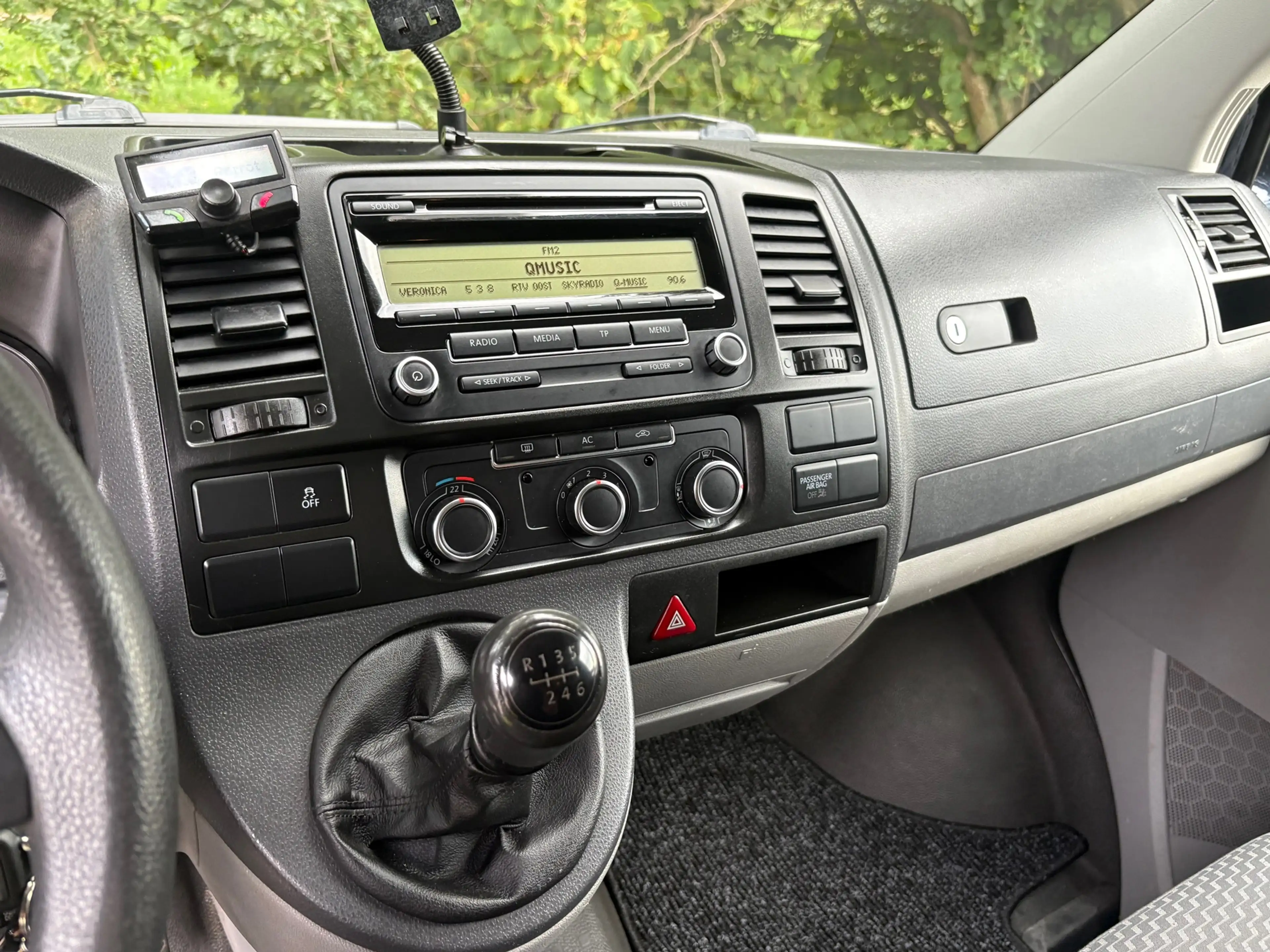 Volkswagen Transporter 2.0 TDI L1H1|NAP|140PK|trekhaak*2500KG*|airco|crui — photo 14
