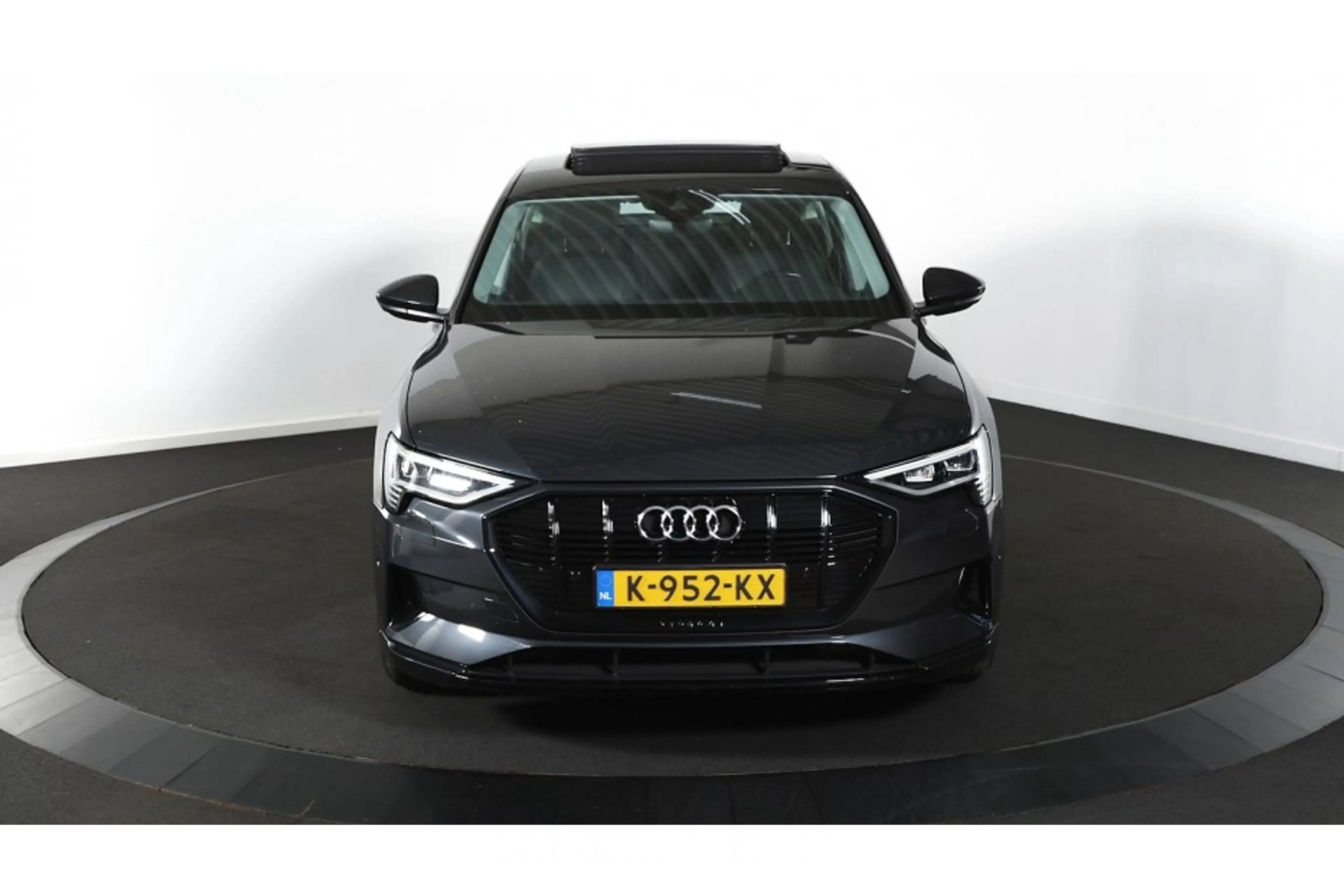 Audi e-tron 50 Quattro Business edition Plus 71 kWh — photo 4