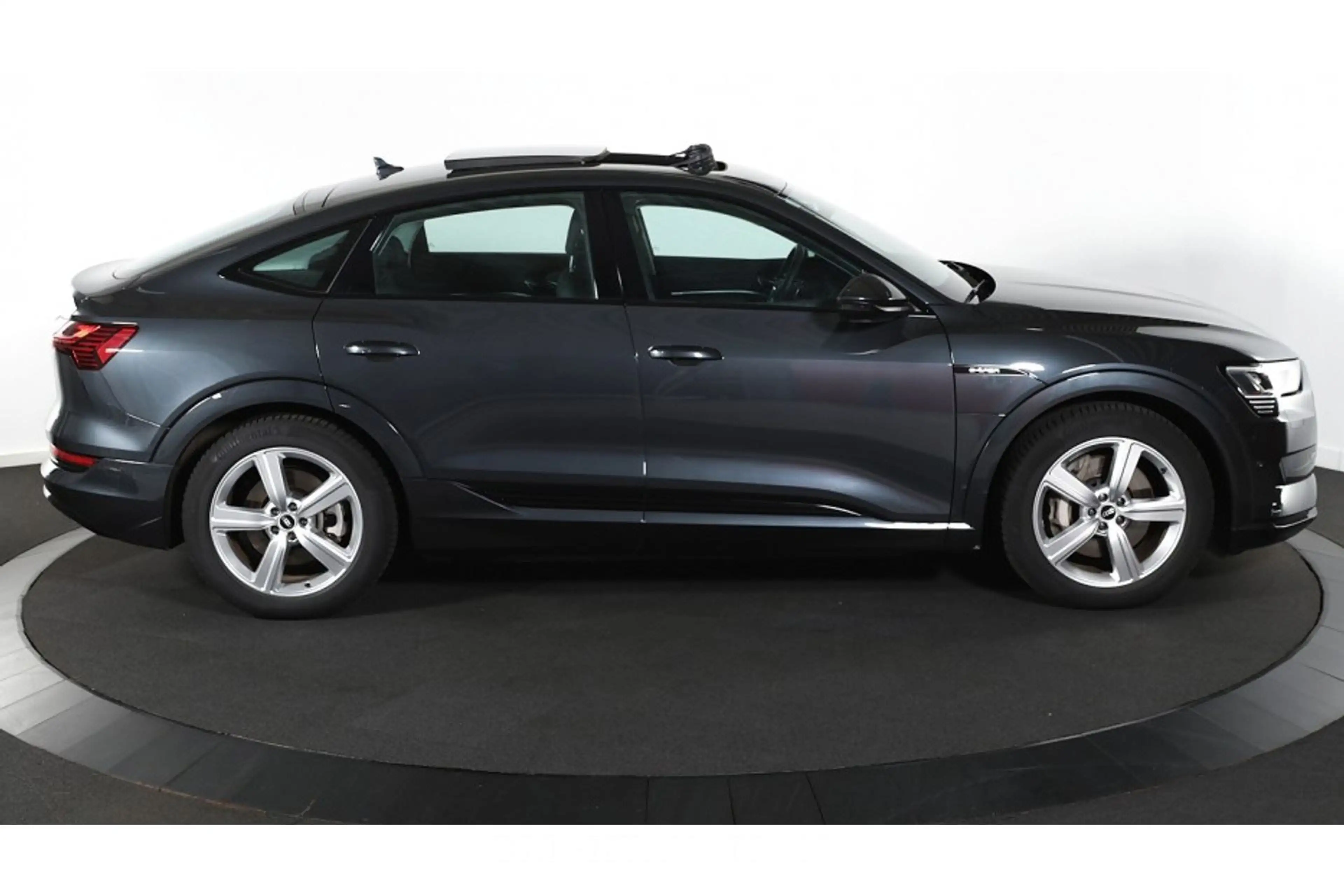 Audi e-tron 50 Quattro Business edition Plus 71 kWh — photo 6