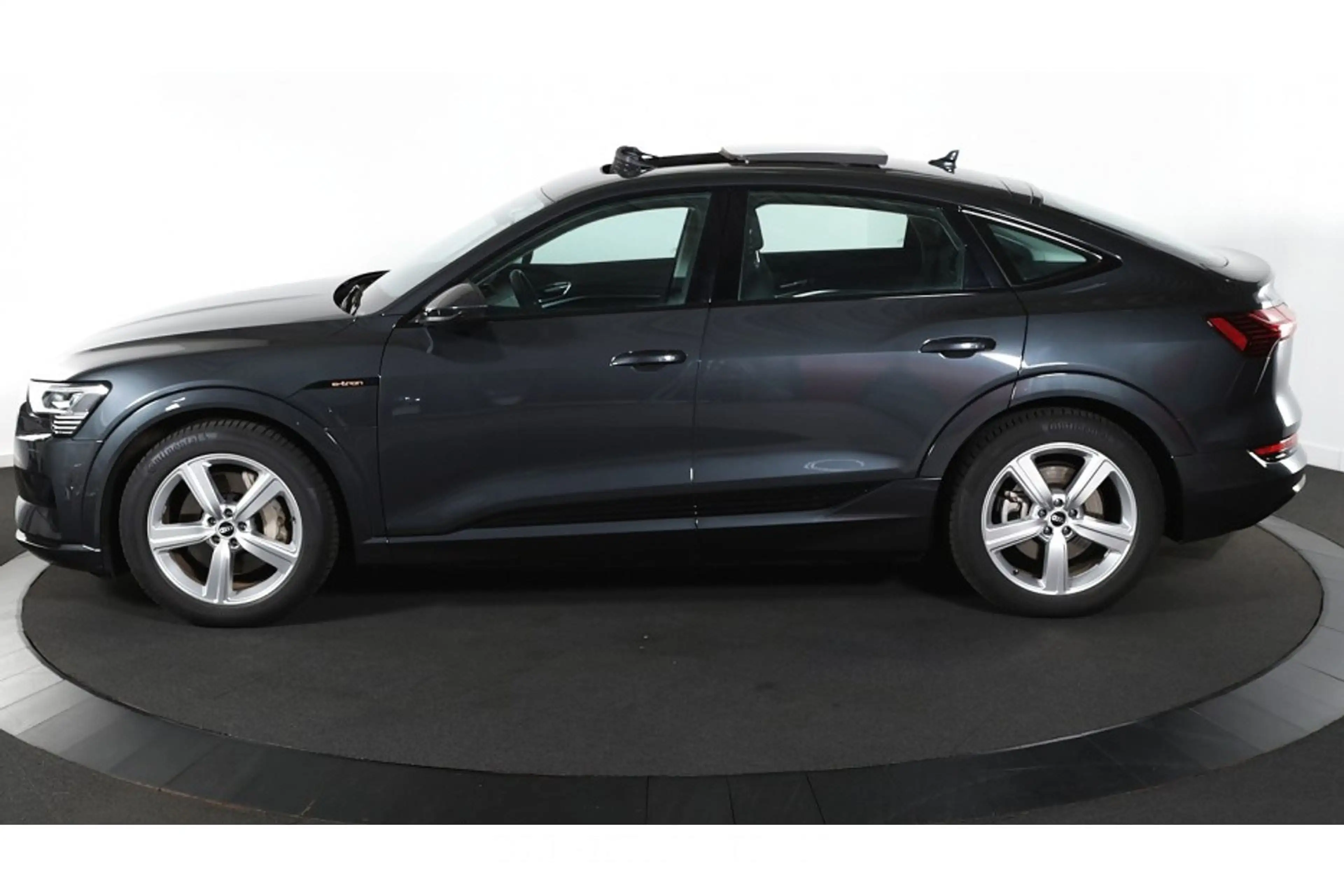 Audi e-tron 50 Quattro Business edition Plus 71 kWh — photo 7