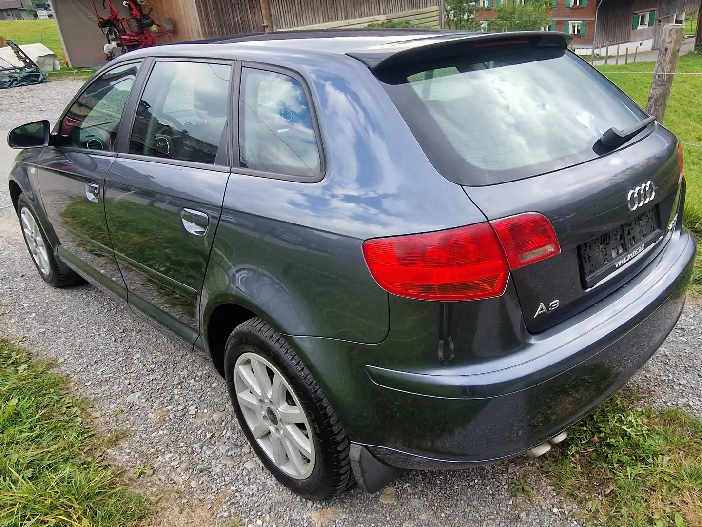 Audi A3 A3 SB Ambiente quattro 2,0 TDI DPF Ambiente Grau - 2