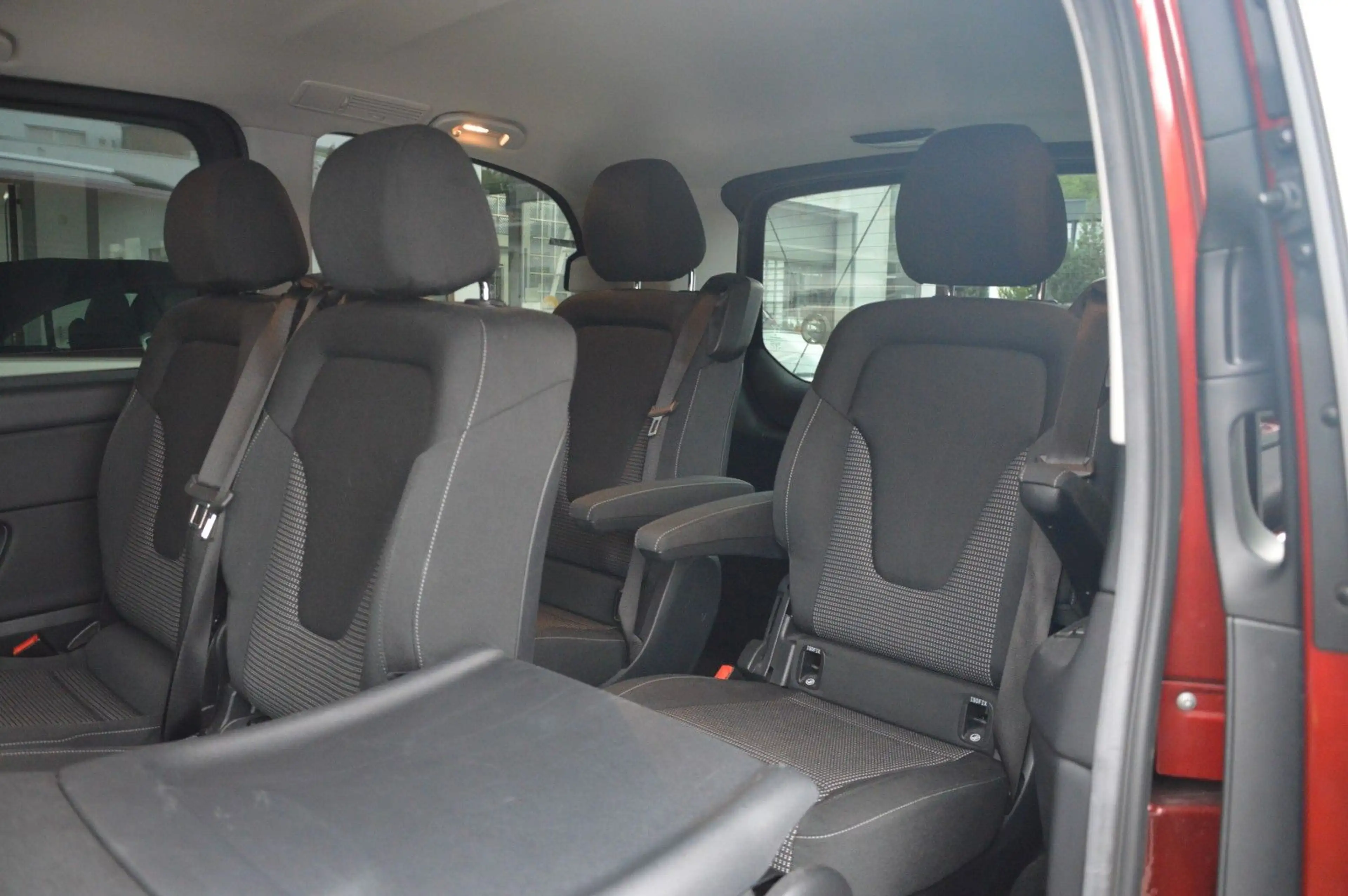 Mercedes-Benz V 220 d 4M EDITION*KOMPAKT*7-SITZER*LED*CAM*AHK* — photo 15