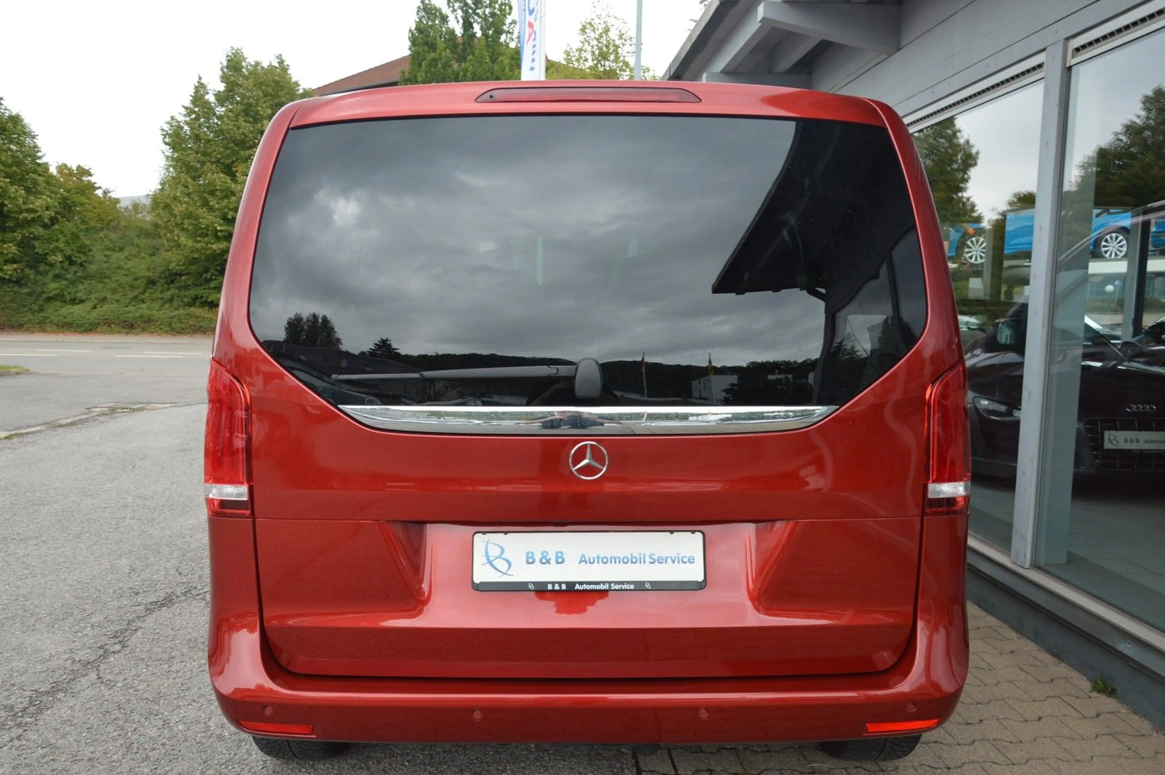 Mercedes-Benz V 220 d 4M EDITION*KOMPAKT*7-SITZER*LED*CAM*AHK* — photo 7
