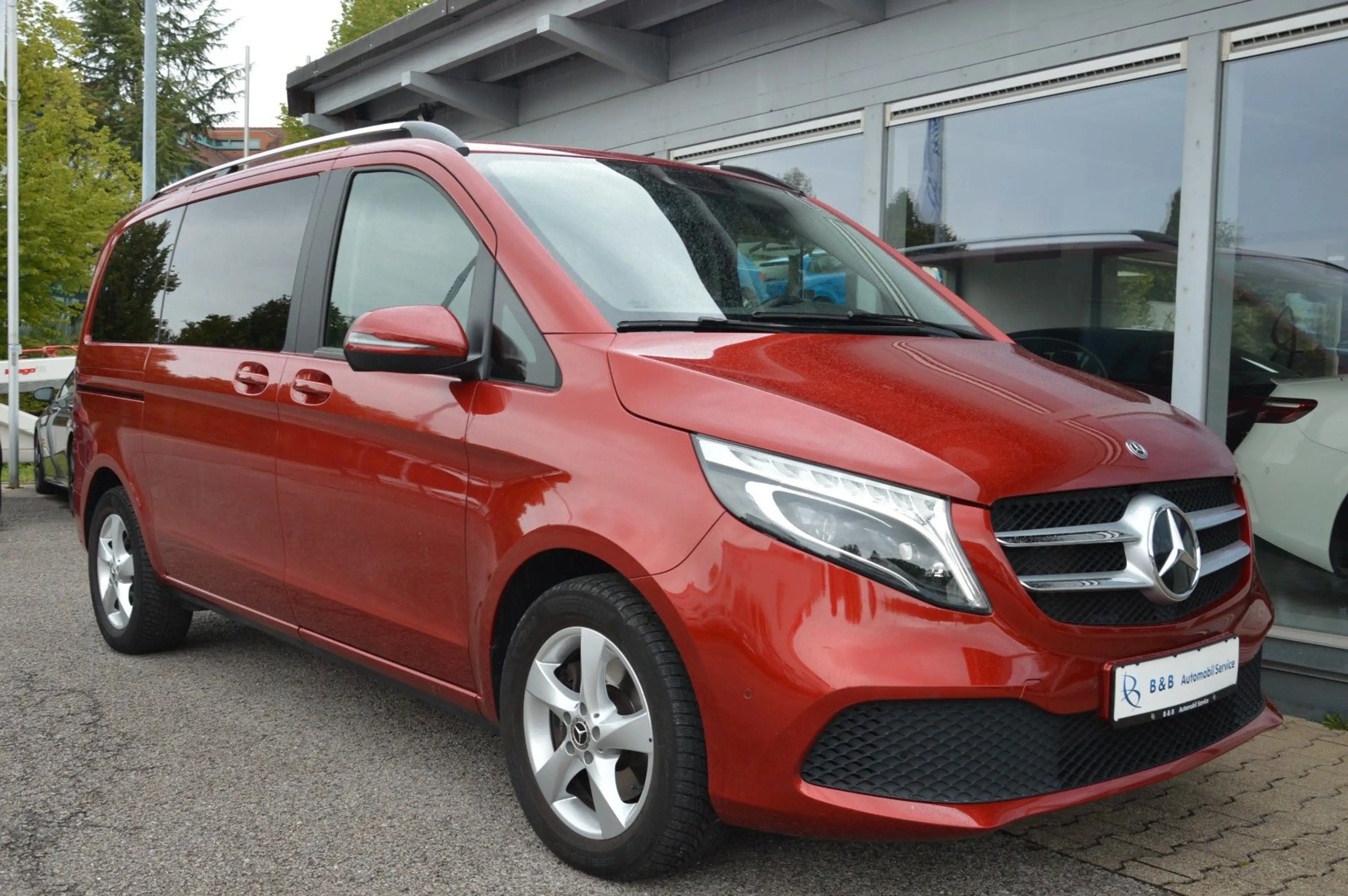 Mercedes-Benz V 220 d 4M EDITION*KOMPAKT*7-SITZER*LED*CAM*AHK* — photo 4