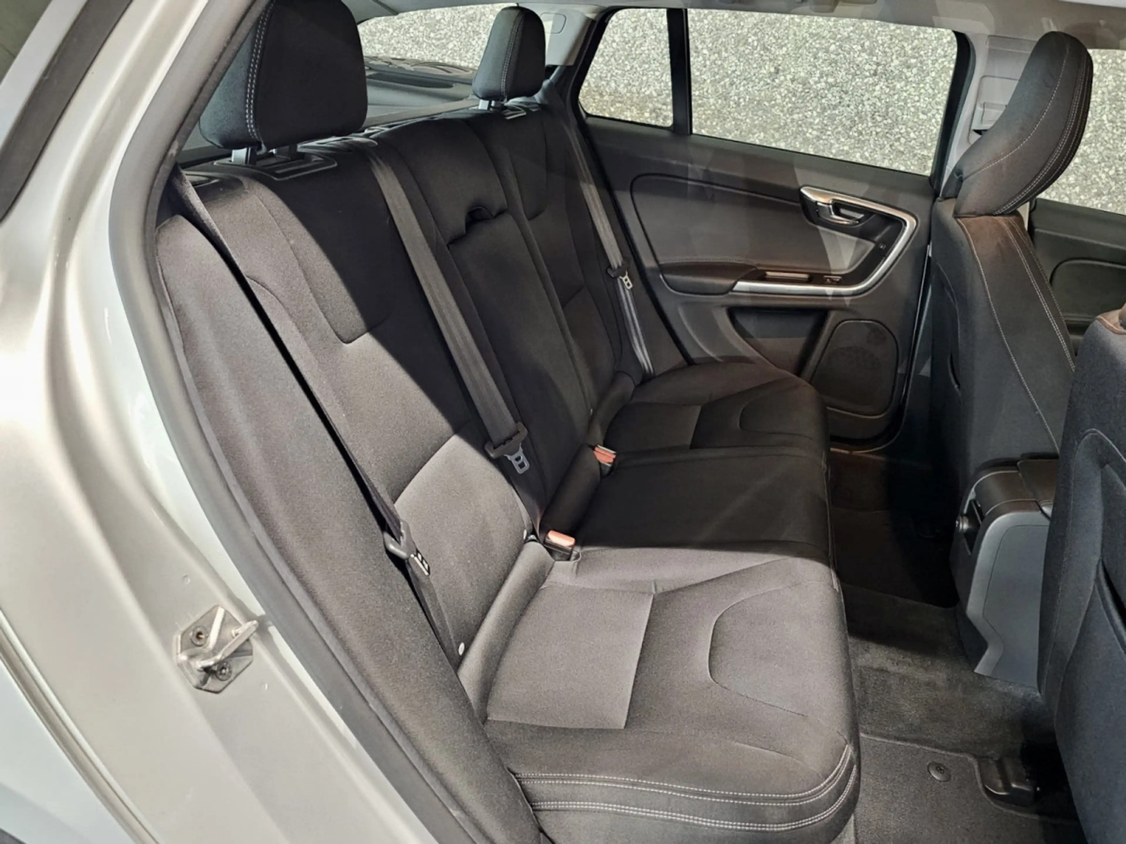 Volvo V60 T3 AUTO NAVI — photo 5