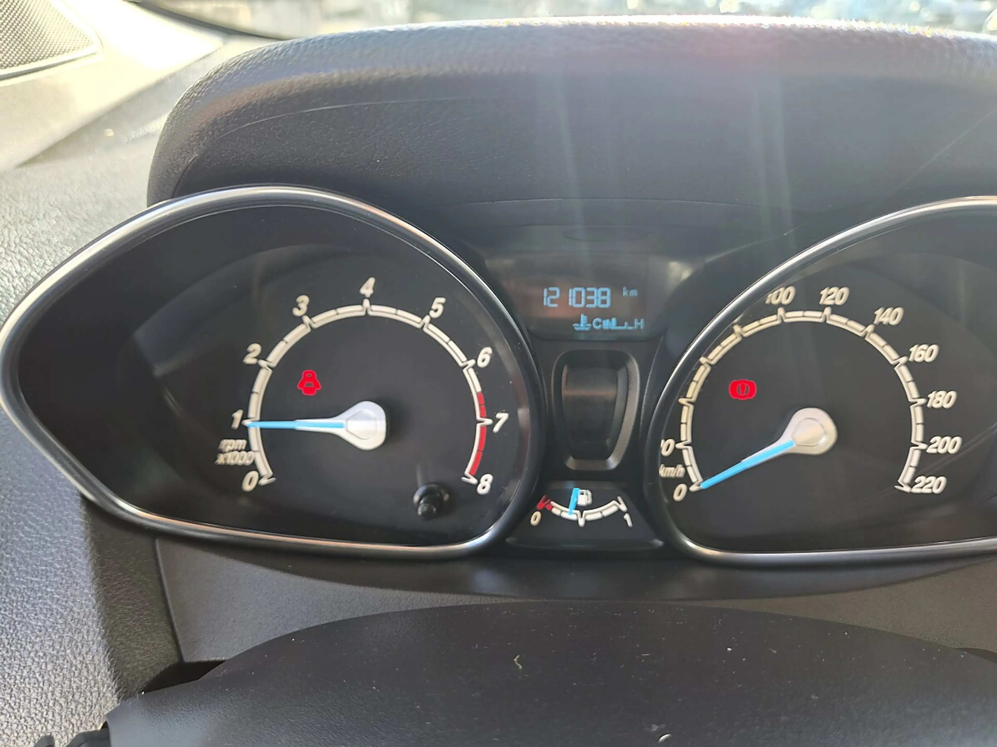 Ford Tourneo Courier Titanium 1.0 EcoBoost — photo 7