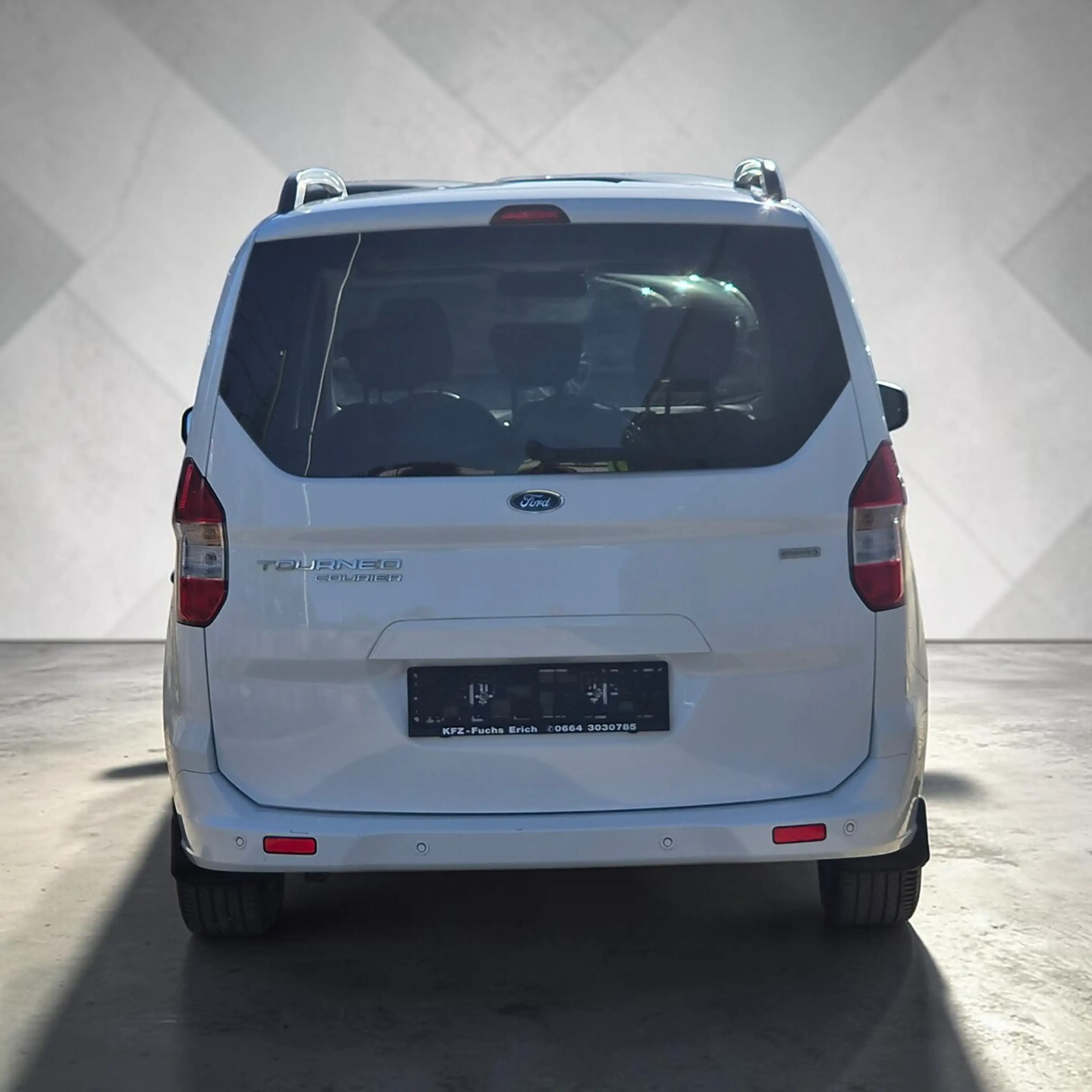 Ford Tourneo Courier Titanium 1.0 EcoBoost — photo 5