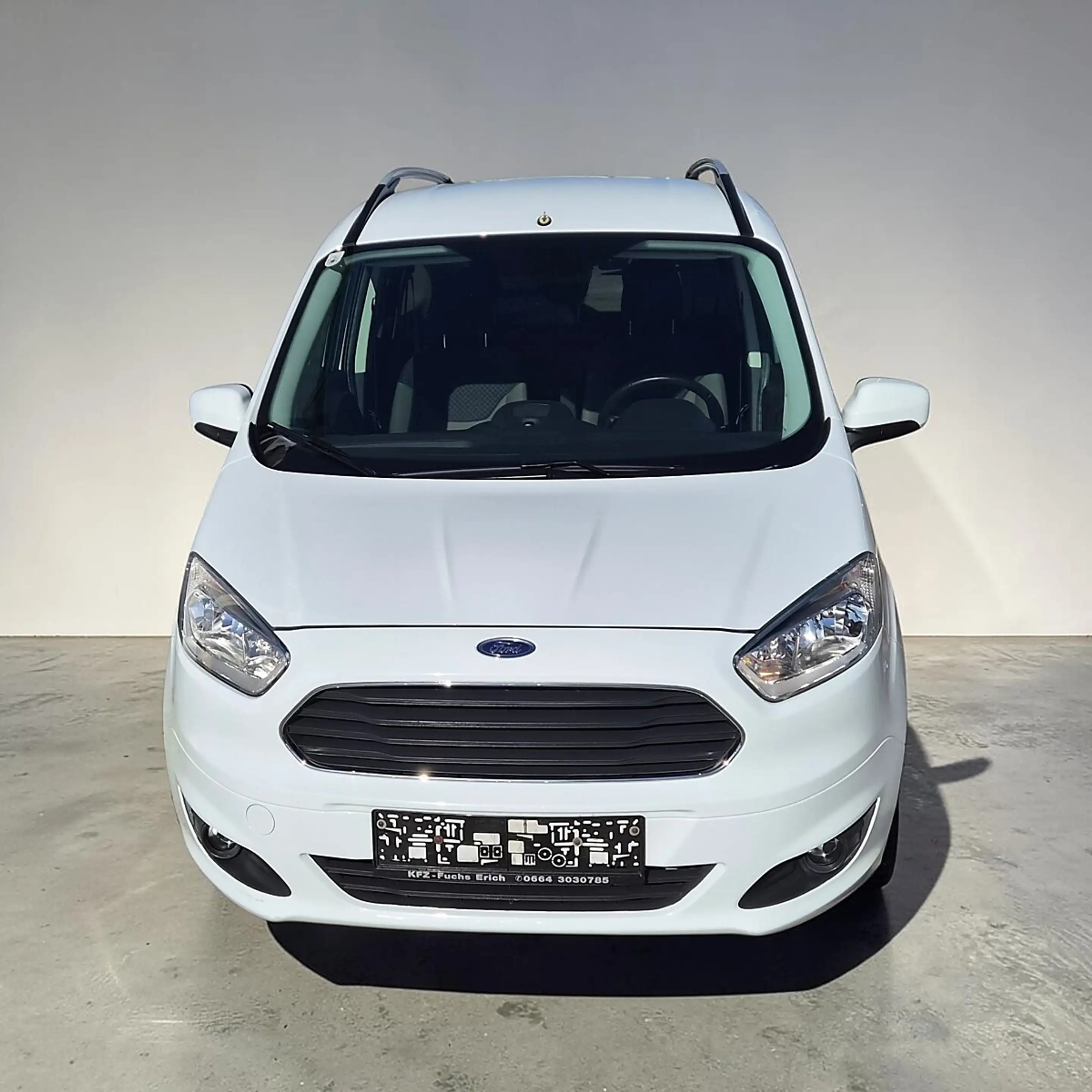 Ford Tourneo Courier Titanium 1.0 EcoBoost — photo 2
