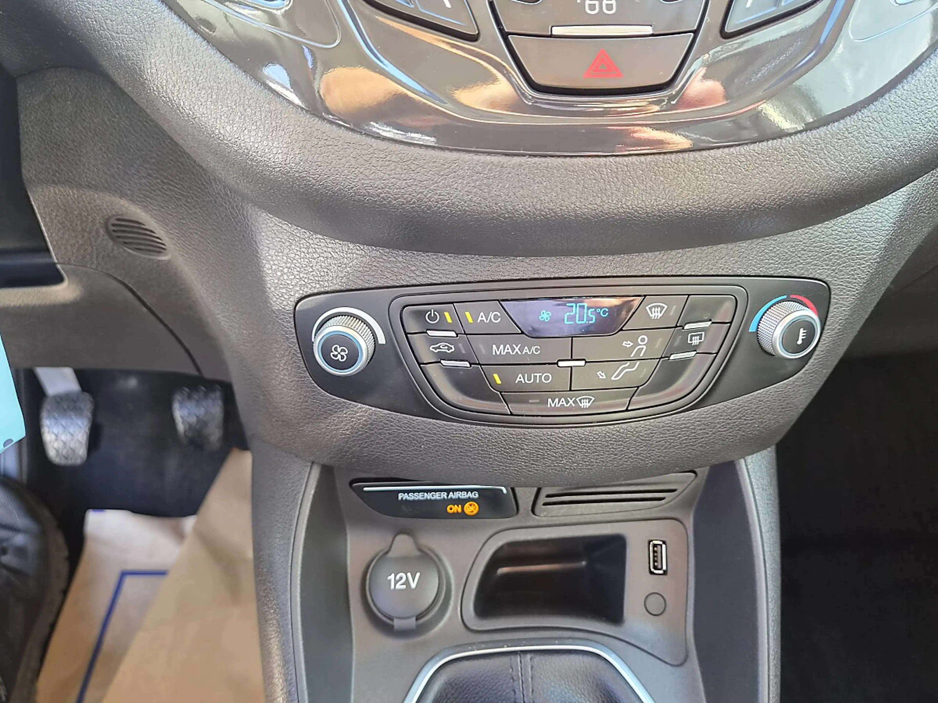 Ford Tourneo Courier Titanium 1.0 EcoBoost — photo 8