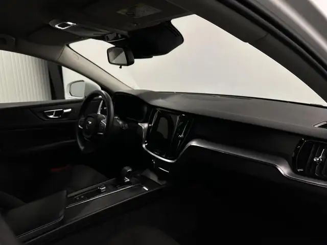 Volvo V60 view 14