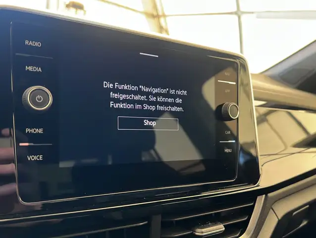 Volkswagen T-Roc view 7