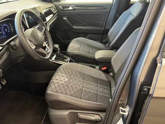 Volkswagen T-Roc view 15