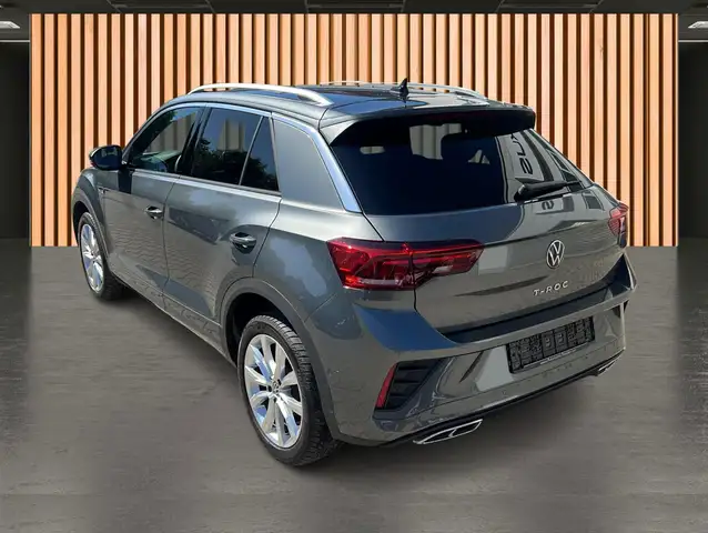 Volkswagen T-Roc view 4