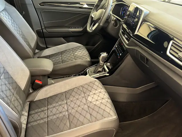 Volkswagen T-Roc view 20